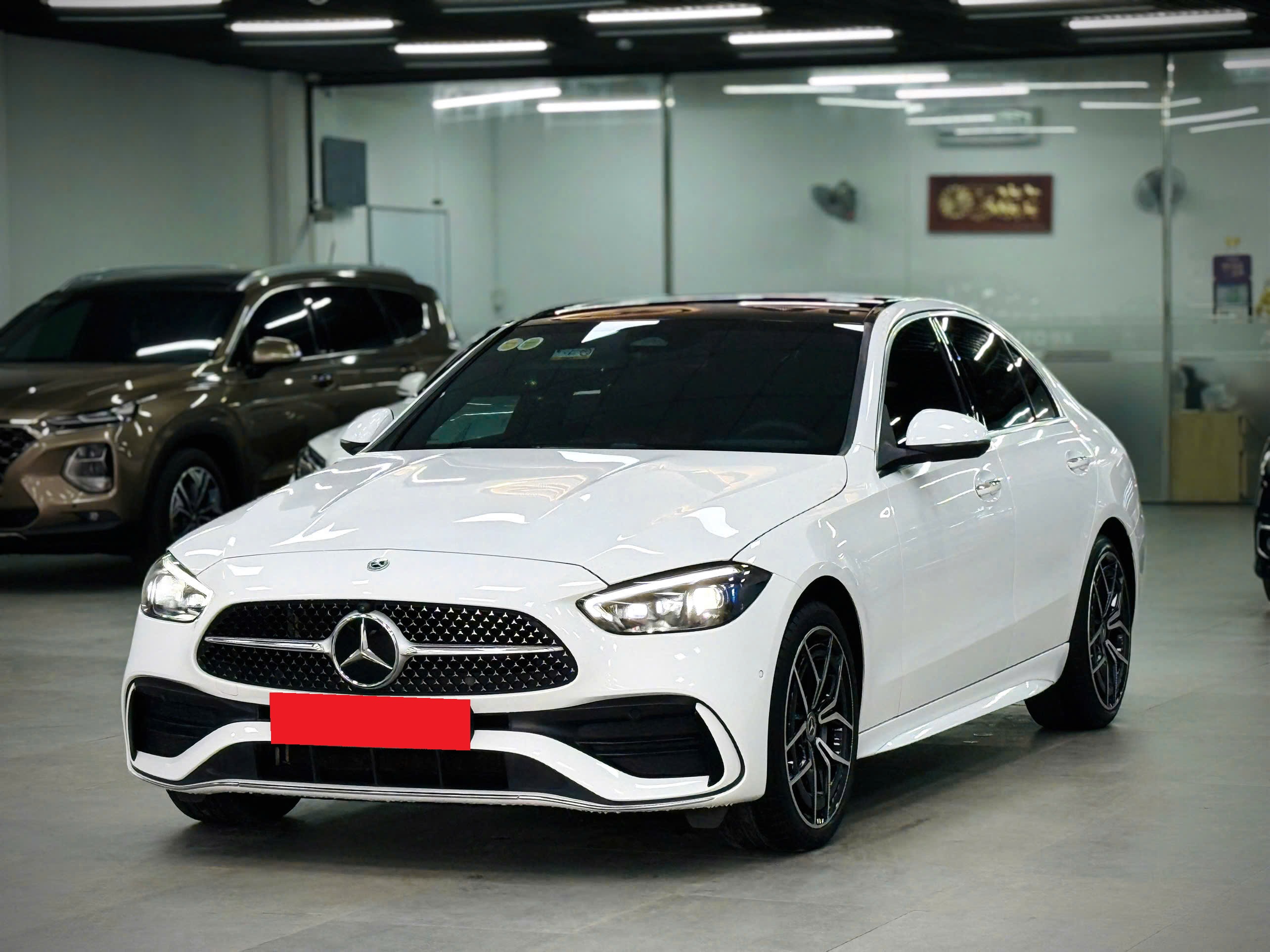 Cần bán Mercedes-Benz C class C300 AMG sản xuất 2022, màu trắng, nhập khẩu nguyên chiếc
