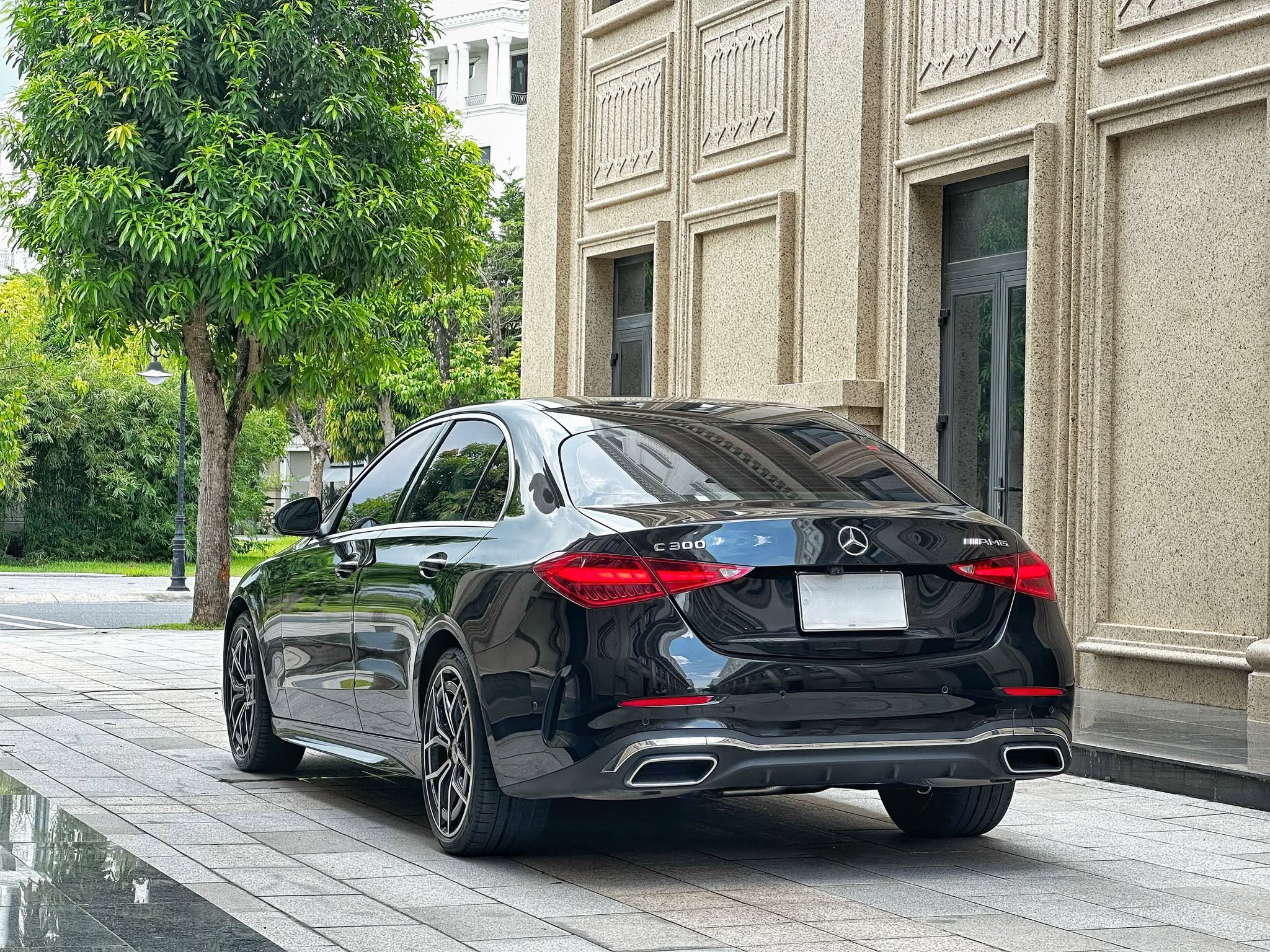 Bán Mercedes-Benz C class C300 AMG CBU năm 2023, màu đen, nhập khẩu giá cạnh tranh