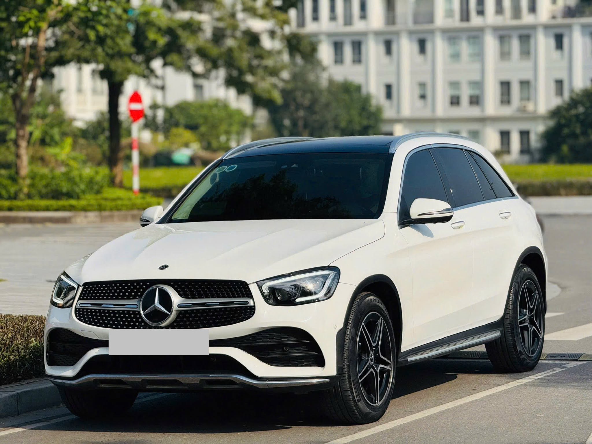 Bán Mercedes-Benz GLC-Class 300 4Matic năm sản xuất 2022, màu trắng, giá tốt