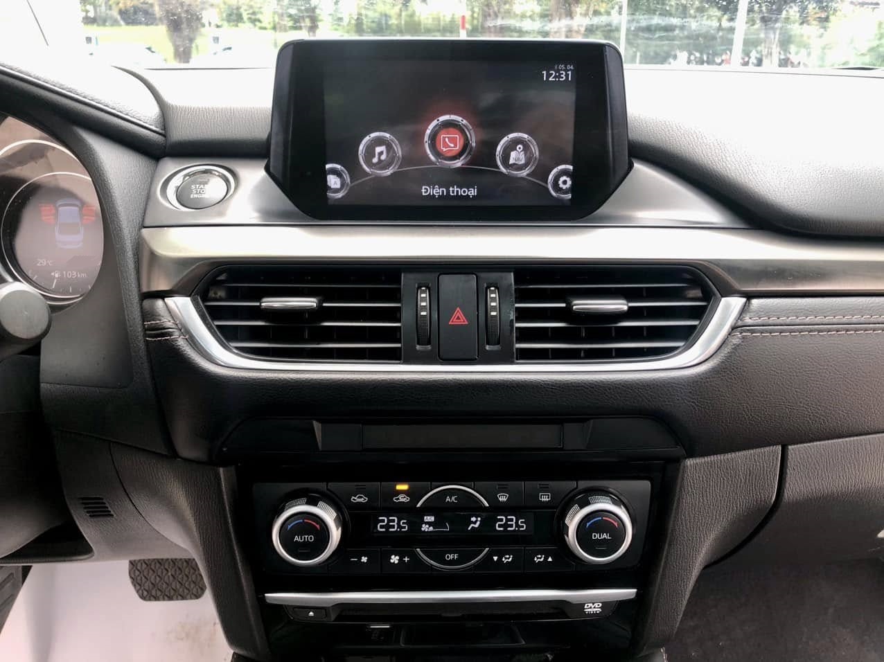 Cần bán Mazda Mazda 6 Premium 2.5 AT năm sản xuất 2019, màu đen
