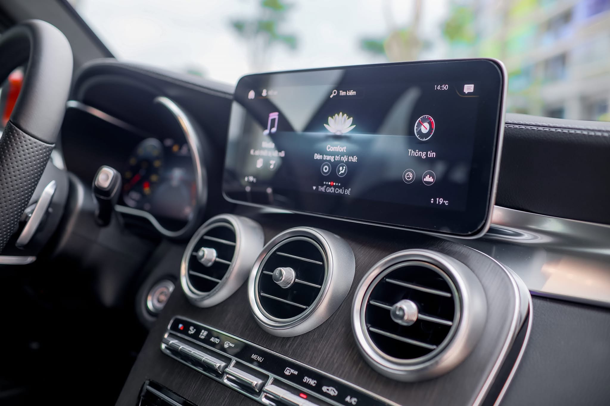 Cần bán xe Mercedes-Benz GLC-Class 300 4Matic năm sản xuất 2022, màu đỏ, giá 1.539tỉ