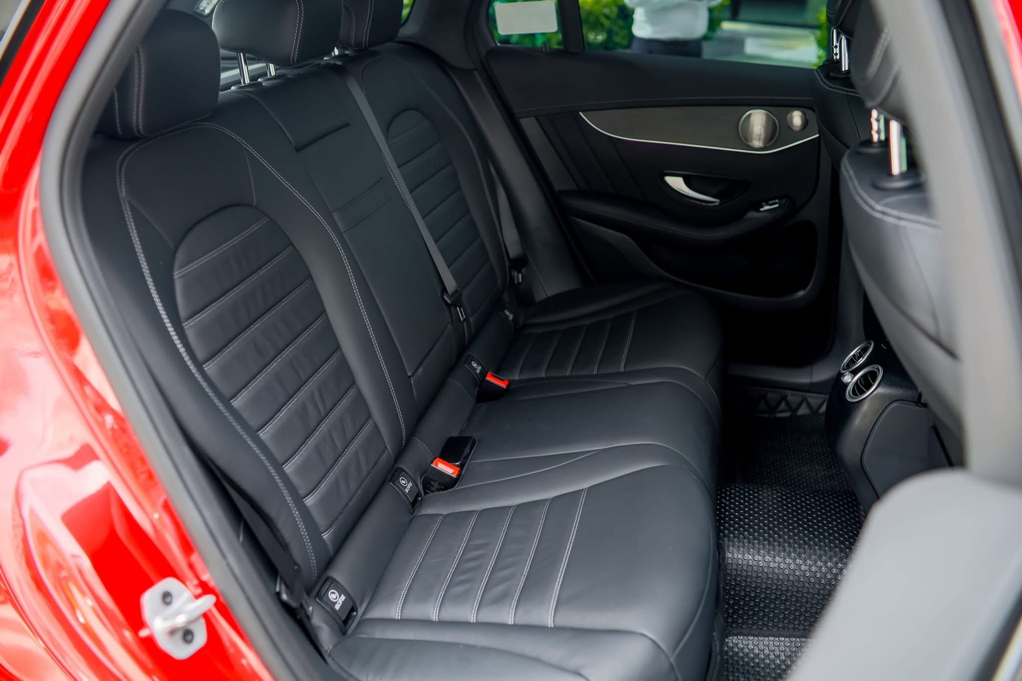 Cần bán xe Mercedes-Benz GLC-Class 300 4Matic năm sản xuất 2022, màu đỏ, giá 1.539tỉ
