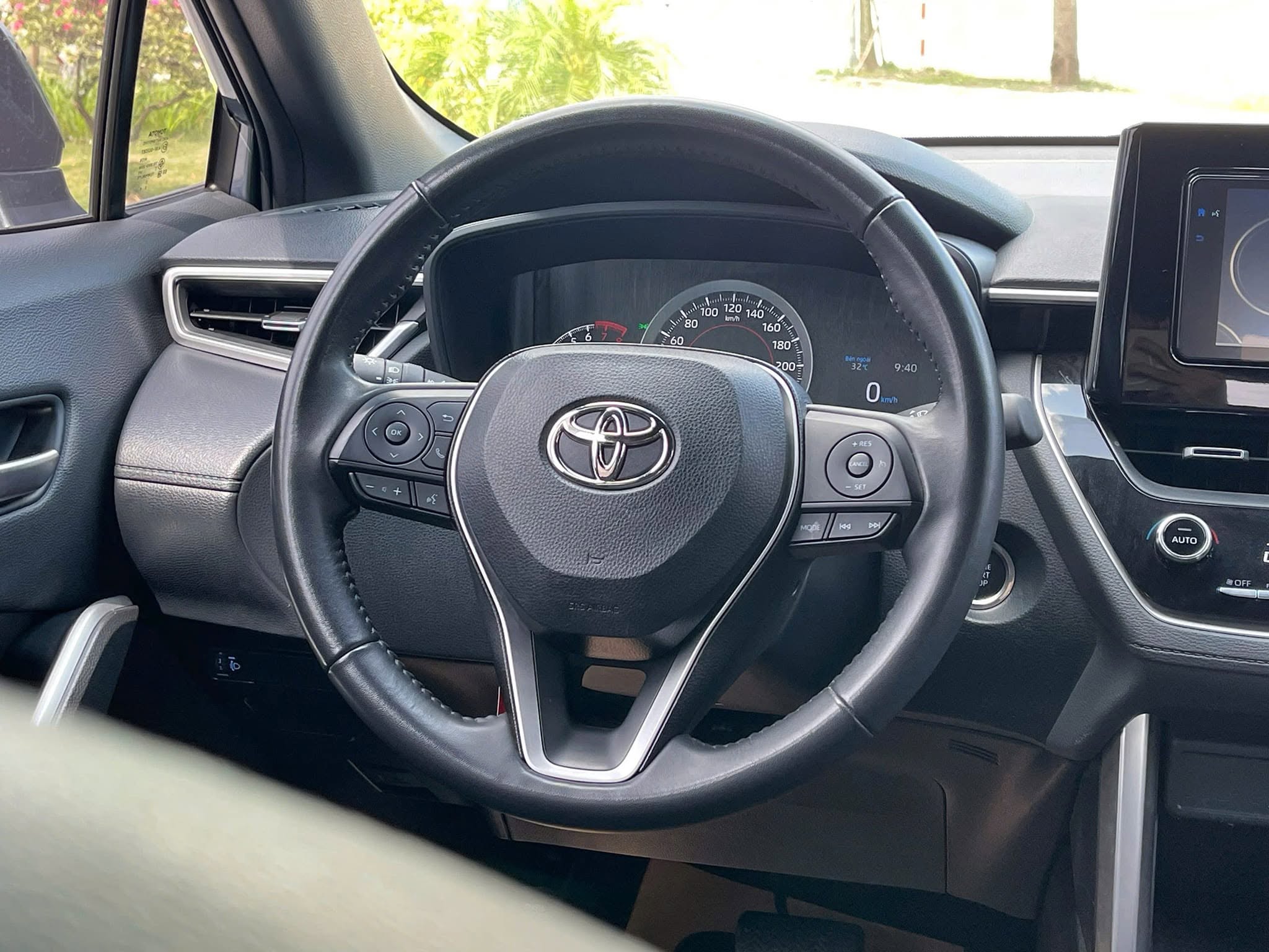 Bán ô tô Toyota Corolla Cross 1.8G sản xuất 2021, màu xanh lam, nhập khẩu nguyên chiếc, giá 610tr
