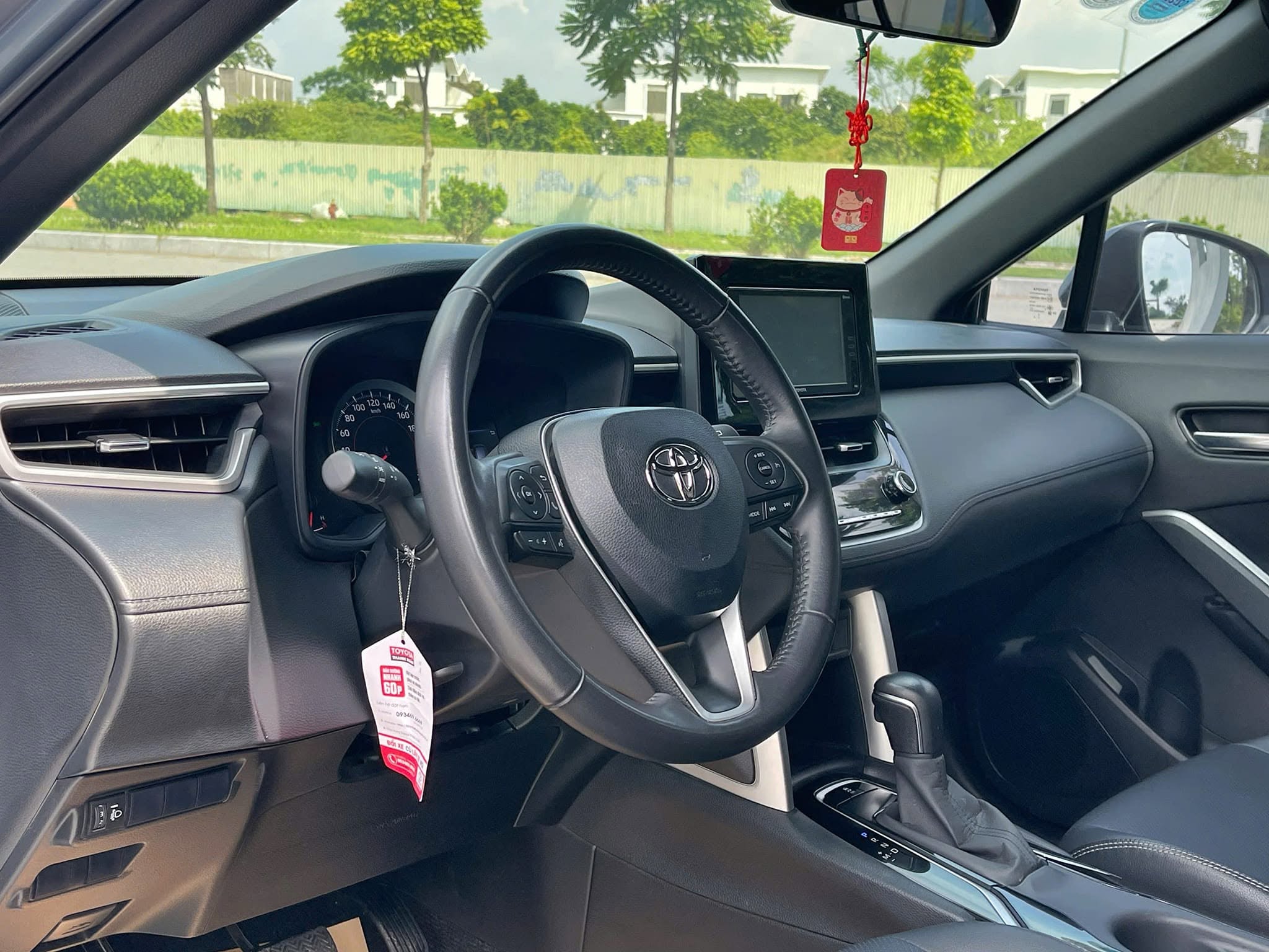 Bán ô tô Toyota Corolla Cross 1.8G sản xuất 2021, màu xanh lam, nhập khẩu nguyên chiếc, giá 610tr