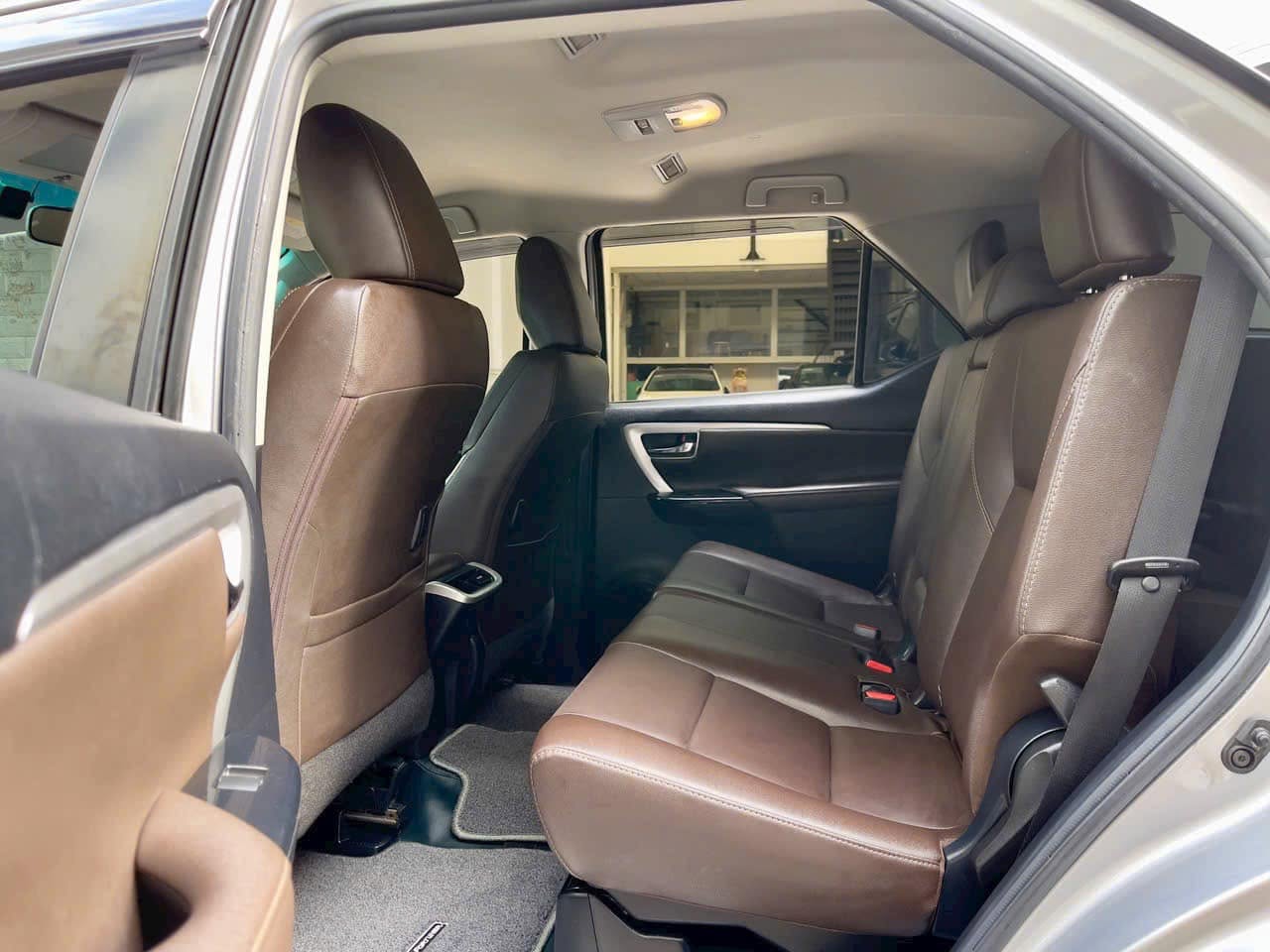 Cần bán xe Toyota Fortuner 2.4G 4x2 AT năm sản xuất 2019, màu bạc, xe nhập giá cạnh tranh