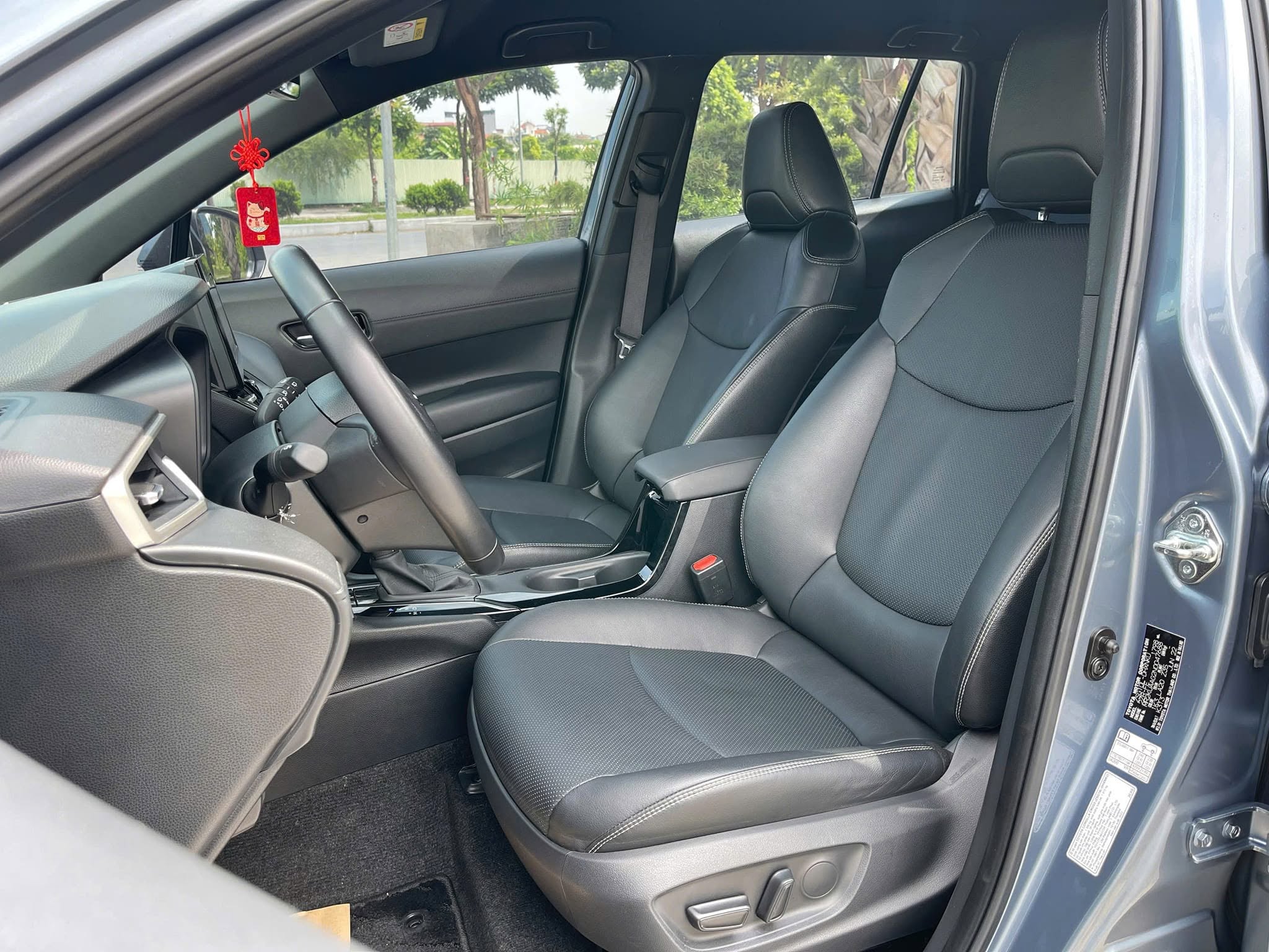 Bán ô tô Toyota Corolla Cross 1.8G sản xuất 2021, màu xanh lam, nhập khẩu nguyên chiếc, giá 610tr