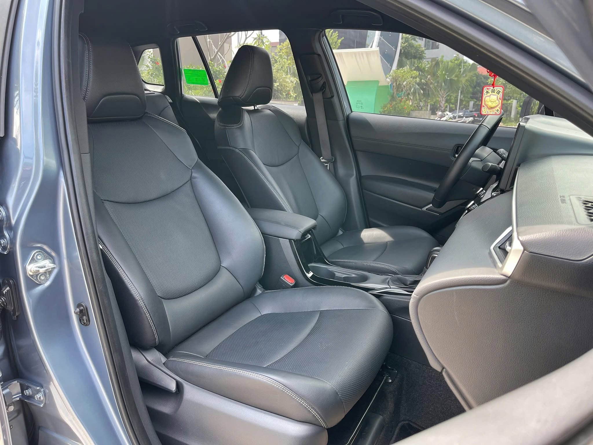 Bán ô tô Toyota Corolla Cross 1.8G sản xuất 2021, màu xanh lam, nhập khẩu nguyên chiếc, giá 610tr