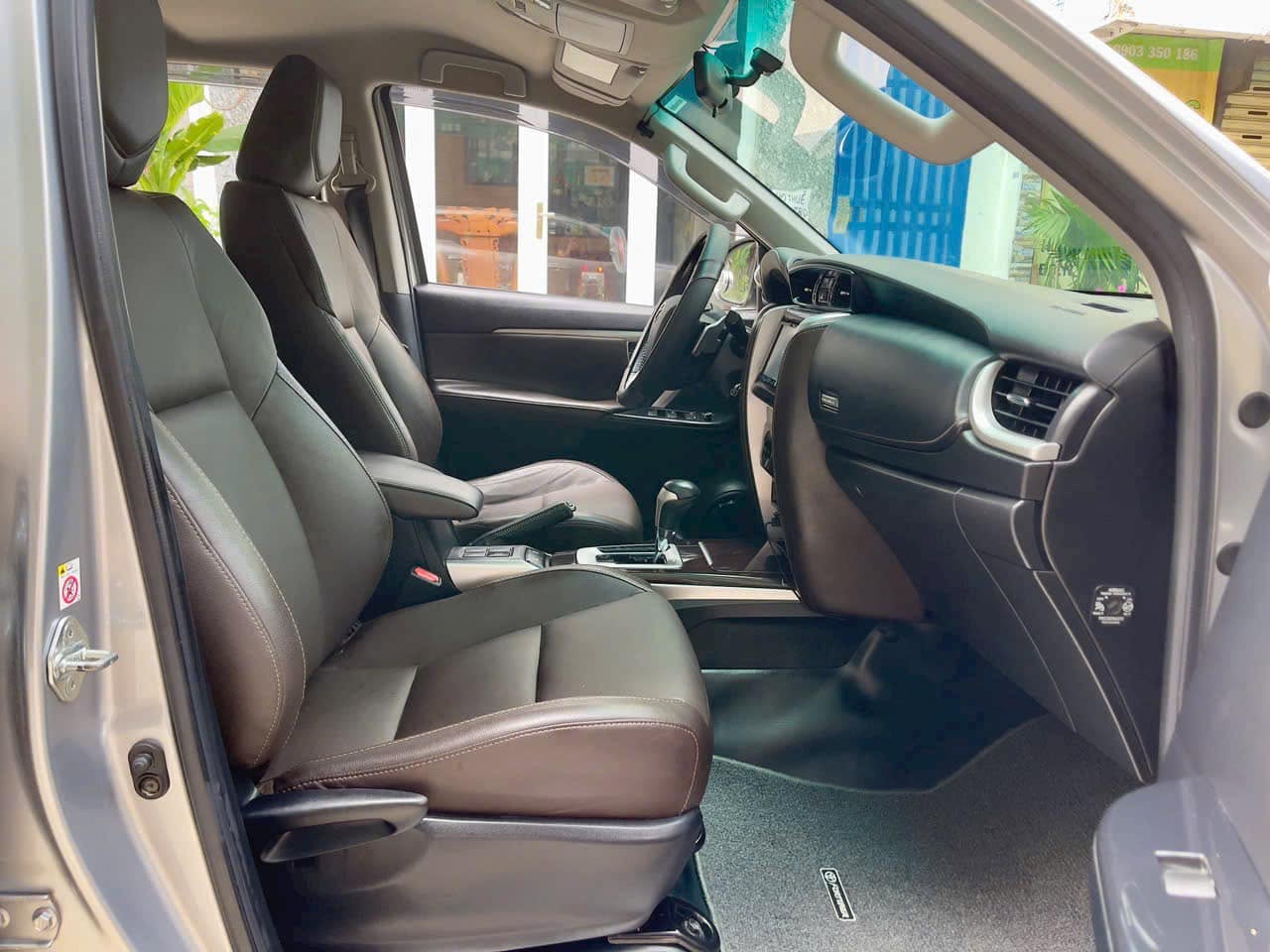 Cần bán xe Toyota Fortuner 2.4G 4x2 AT năm sản xuất 2019, màu bạc, xe nhập giá cạnh tranh