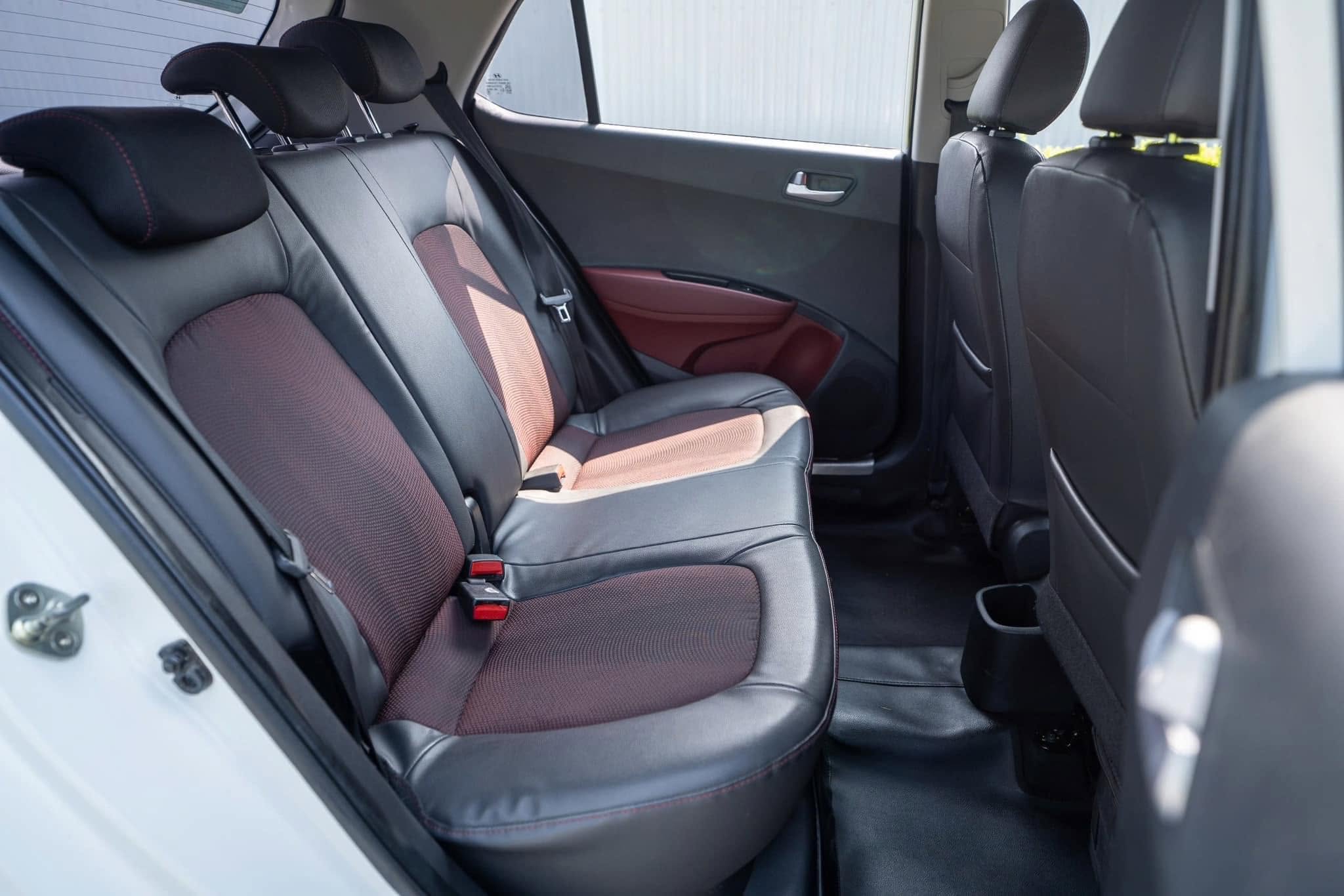 Bán ô tô Hyundai Grand i10 1.2 AT sản xuất năm 2020, màu trắng