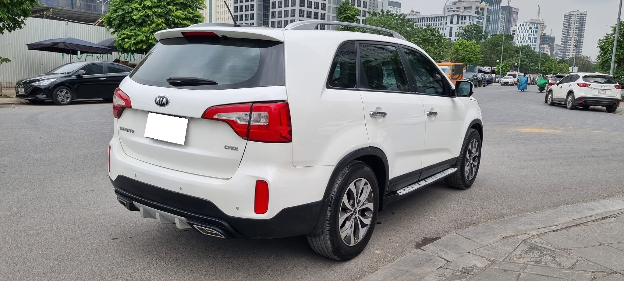 Cần bán xe Kia Sorento DATH Full máy dầu năm sản xuất 2019, màu trắng, giá chỉ 590 triệu