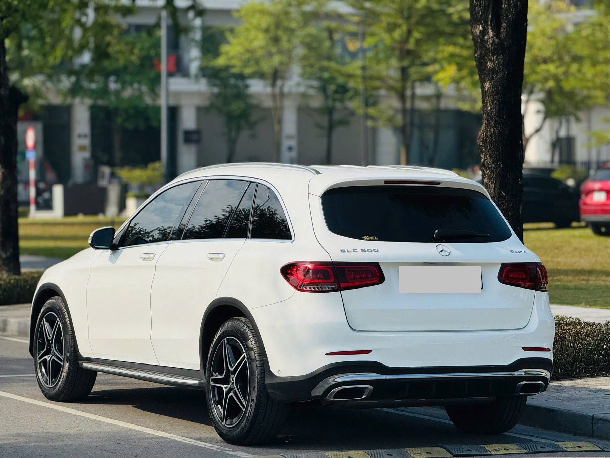 Bán Mercedes-Benz GLC-Class 300 4Matic năm sản xuất 2022, màu trắng, giá tốt