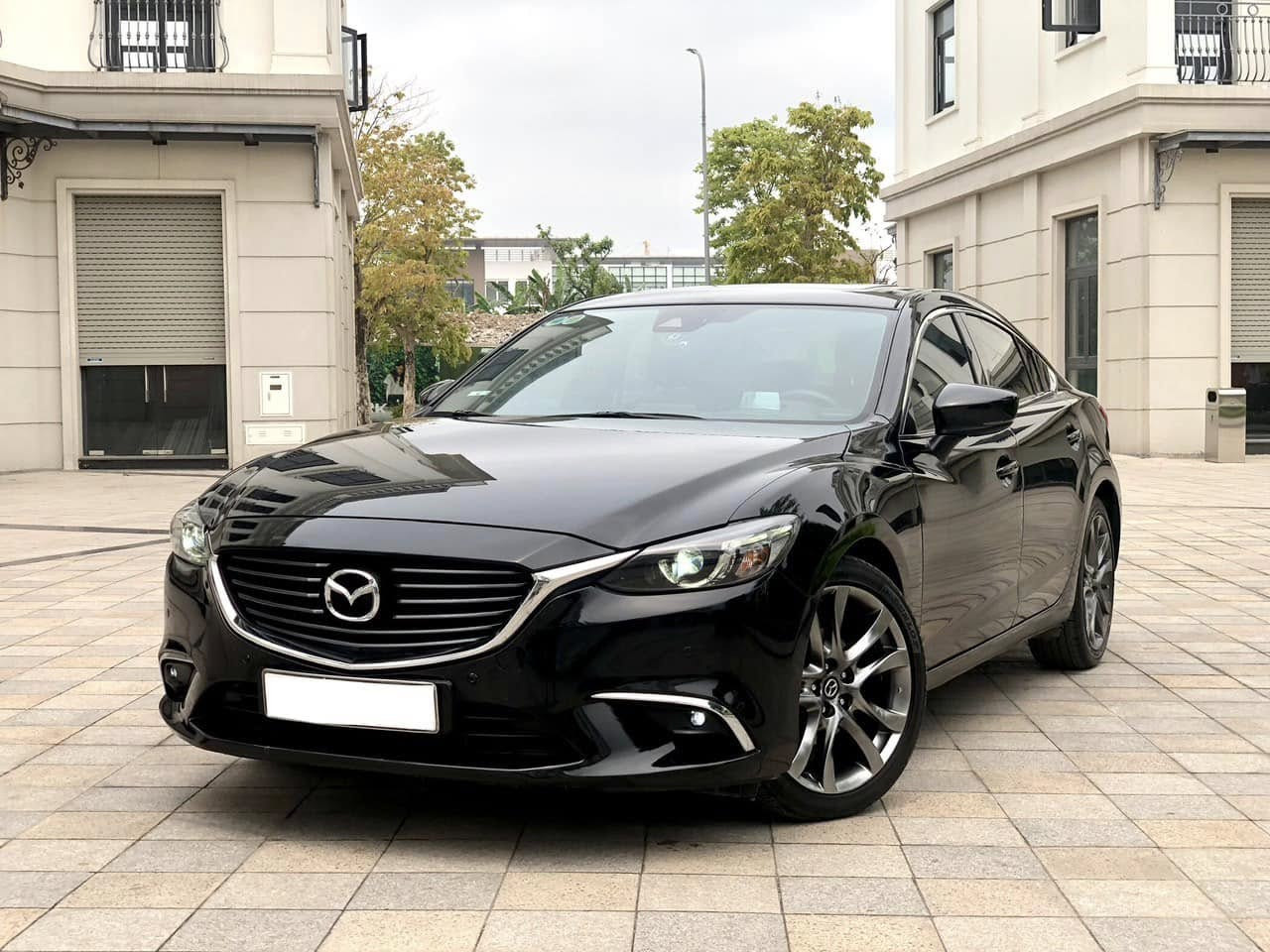 Cần bán Mazda Mazda 6 Premium 2.5 AT năm sản xuất 2019, màu đen