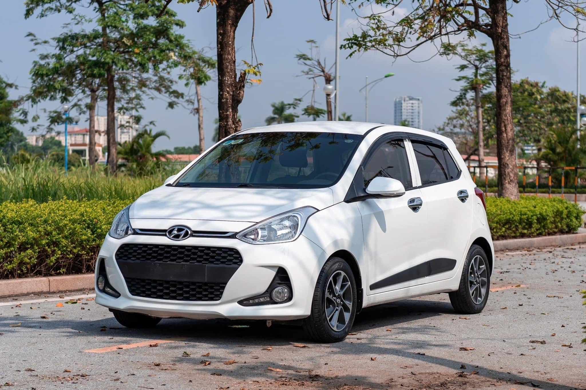 Bán ô tô Hyundai Grand i10 1.2 AT sản xuất năm 2020, màu trắng