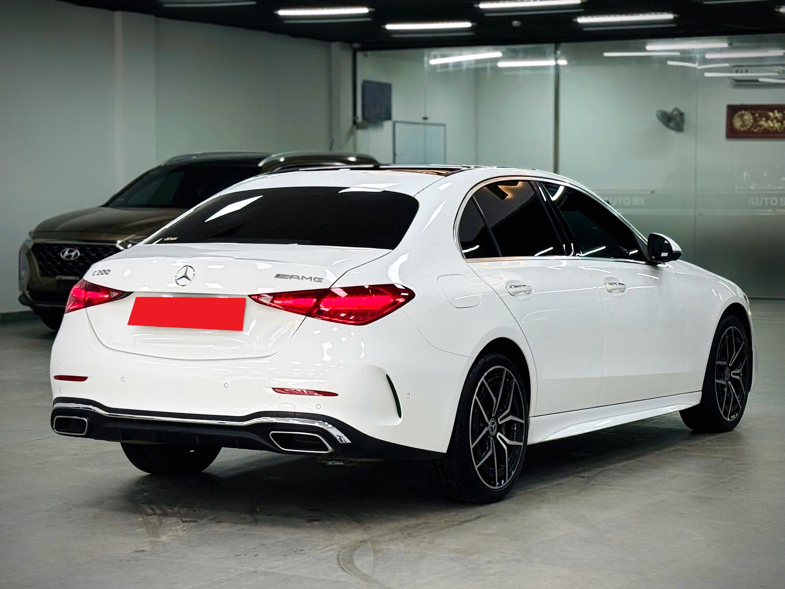 Cần bán Mercedes-Benz C class C300 AMG sản xuất 2022, màu trắng, nhập khẩu nguyên chiếc