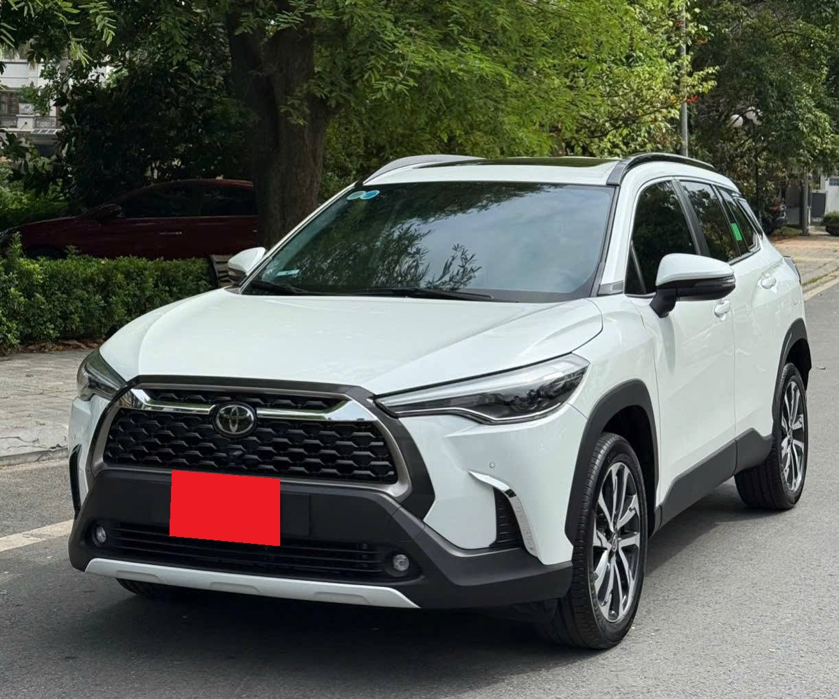 Bán xe Toyota Corolla Cross 1.8V sản xuất năm 2024, màu trắng, nhập khẩu nguyên chiếc