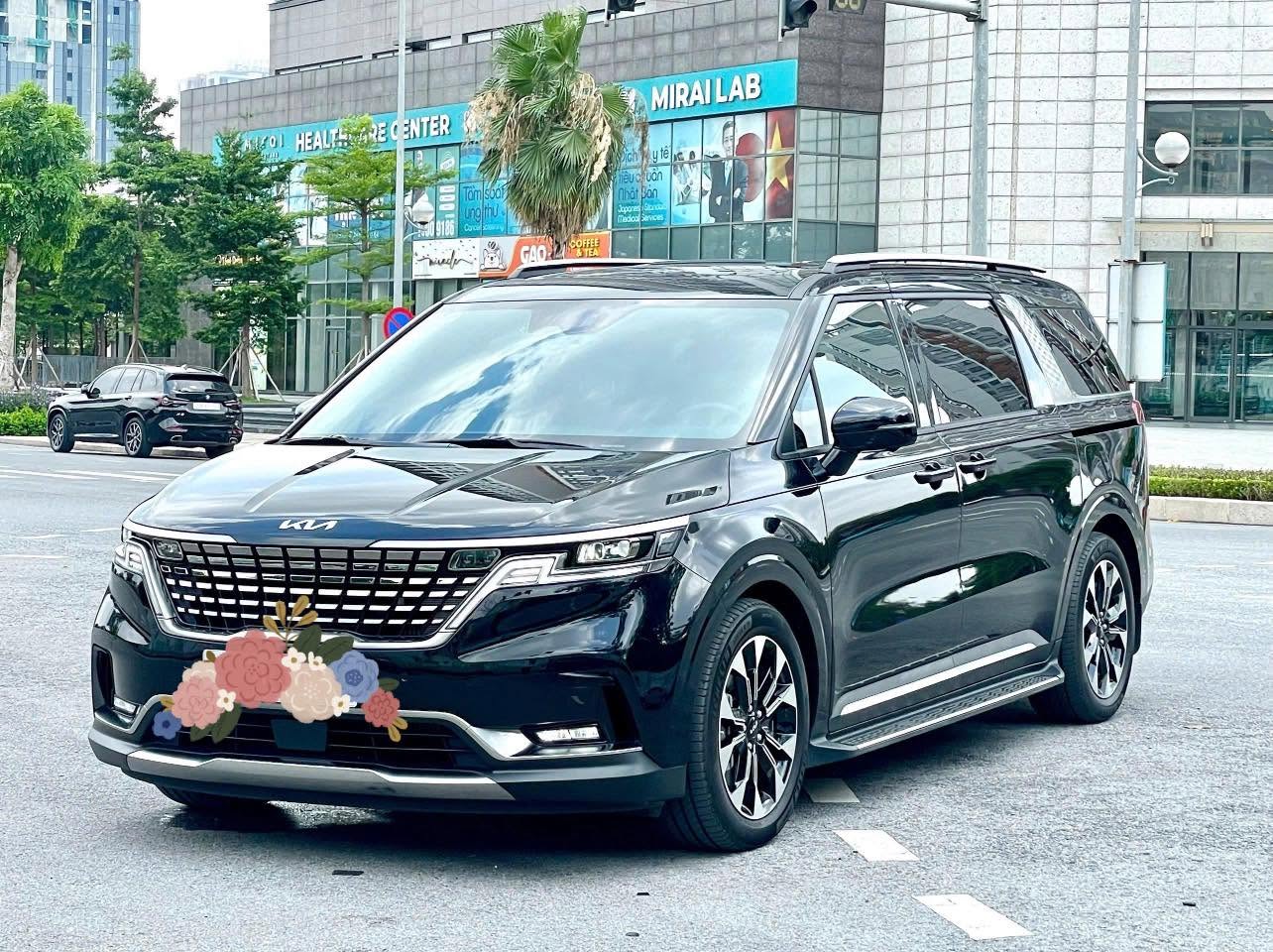 Cần bán xe Kia Carnival Signature 2.2D Full dầu sản xuất 2024, màu đen