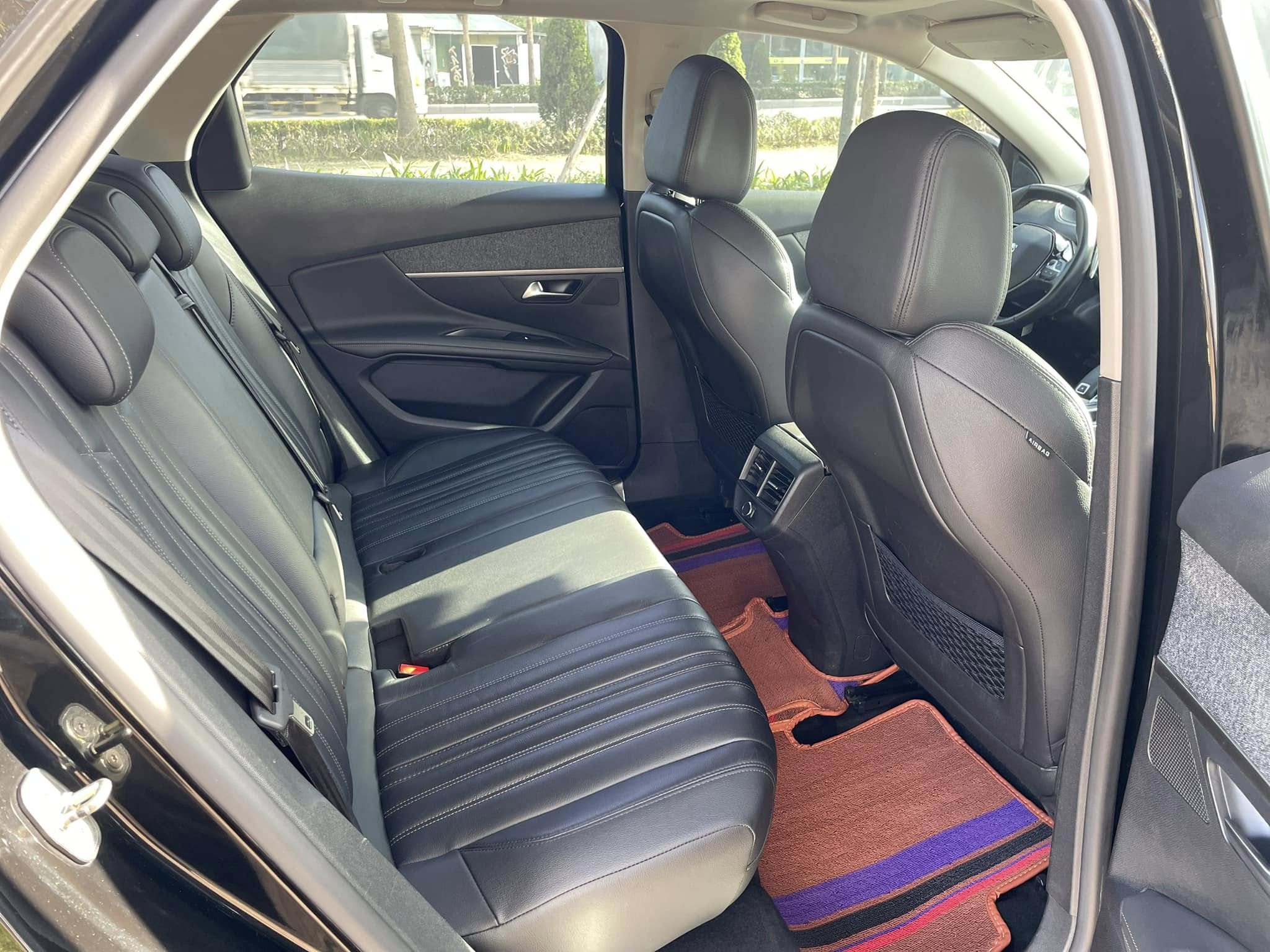 Bán ô tô Peugeot 3008 Allure 1.6 AT năm 2021, màu đen