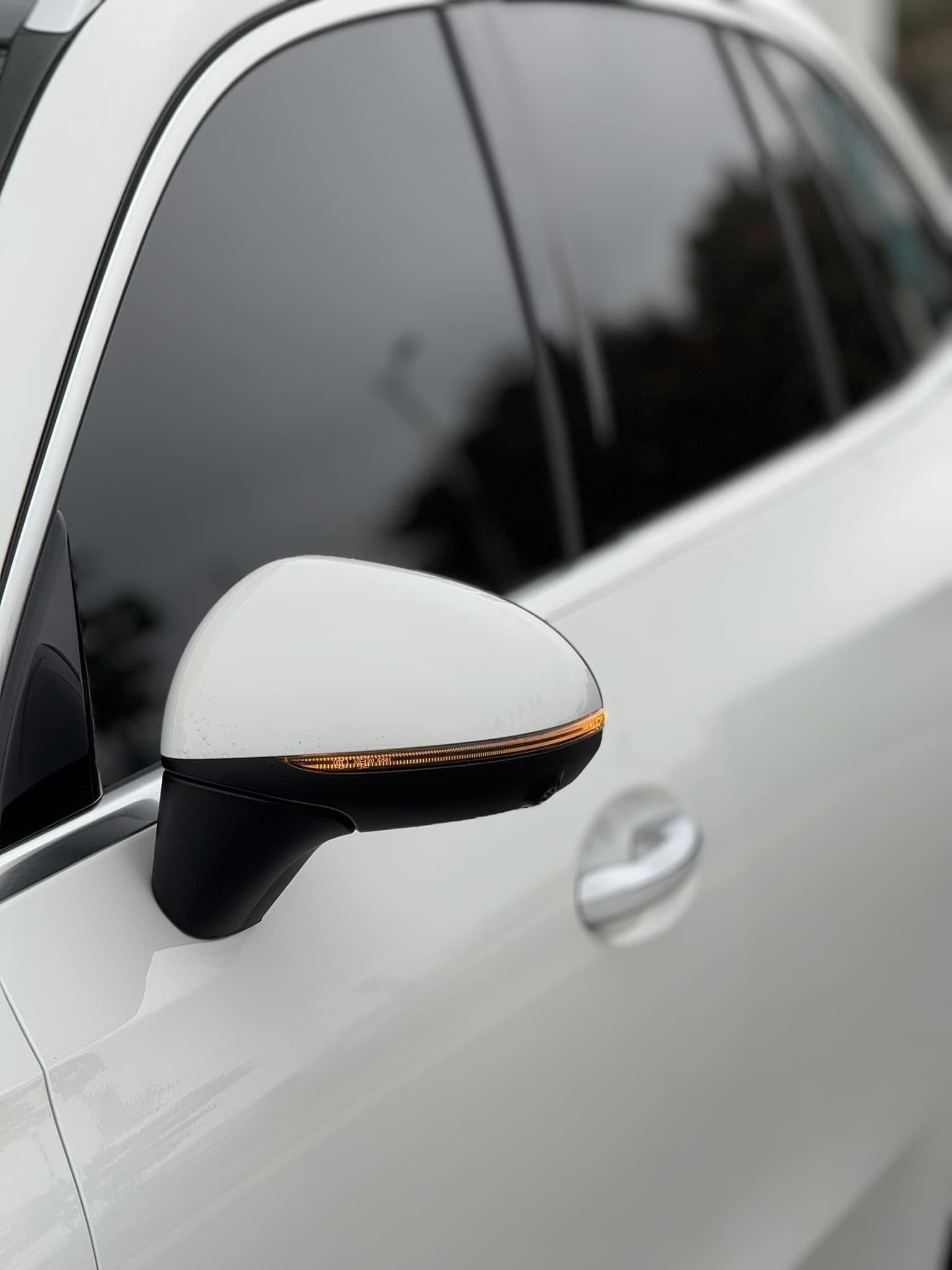 Bán Mercedes-Benz GLC-Class 300 4Matic năm 2024, màu trắng