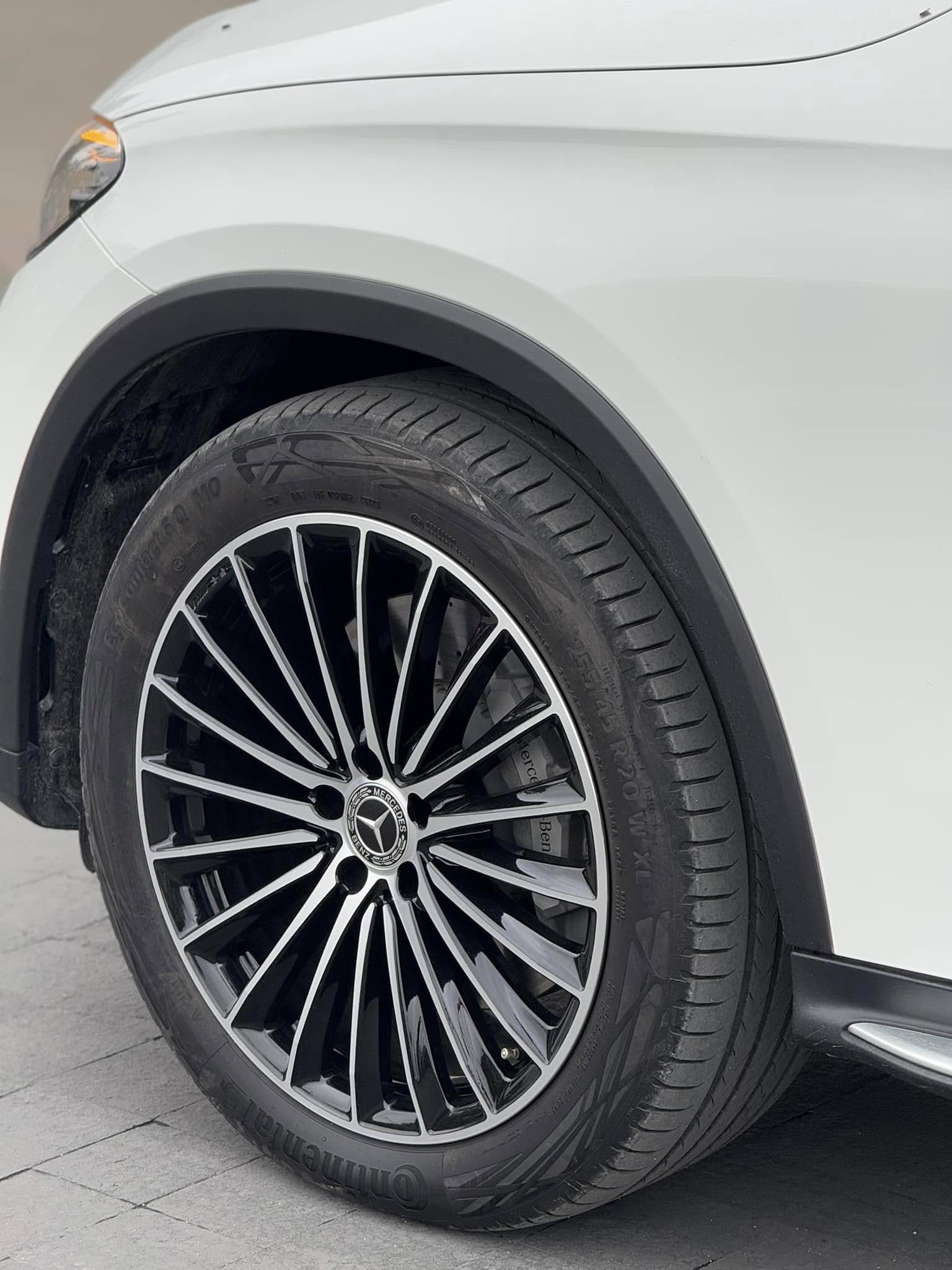 Bán Mercedes-Benz GLC-Class 300 4Matic năm 2024, màu trắng