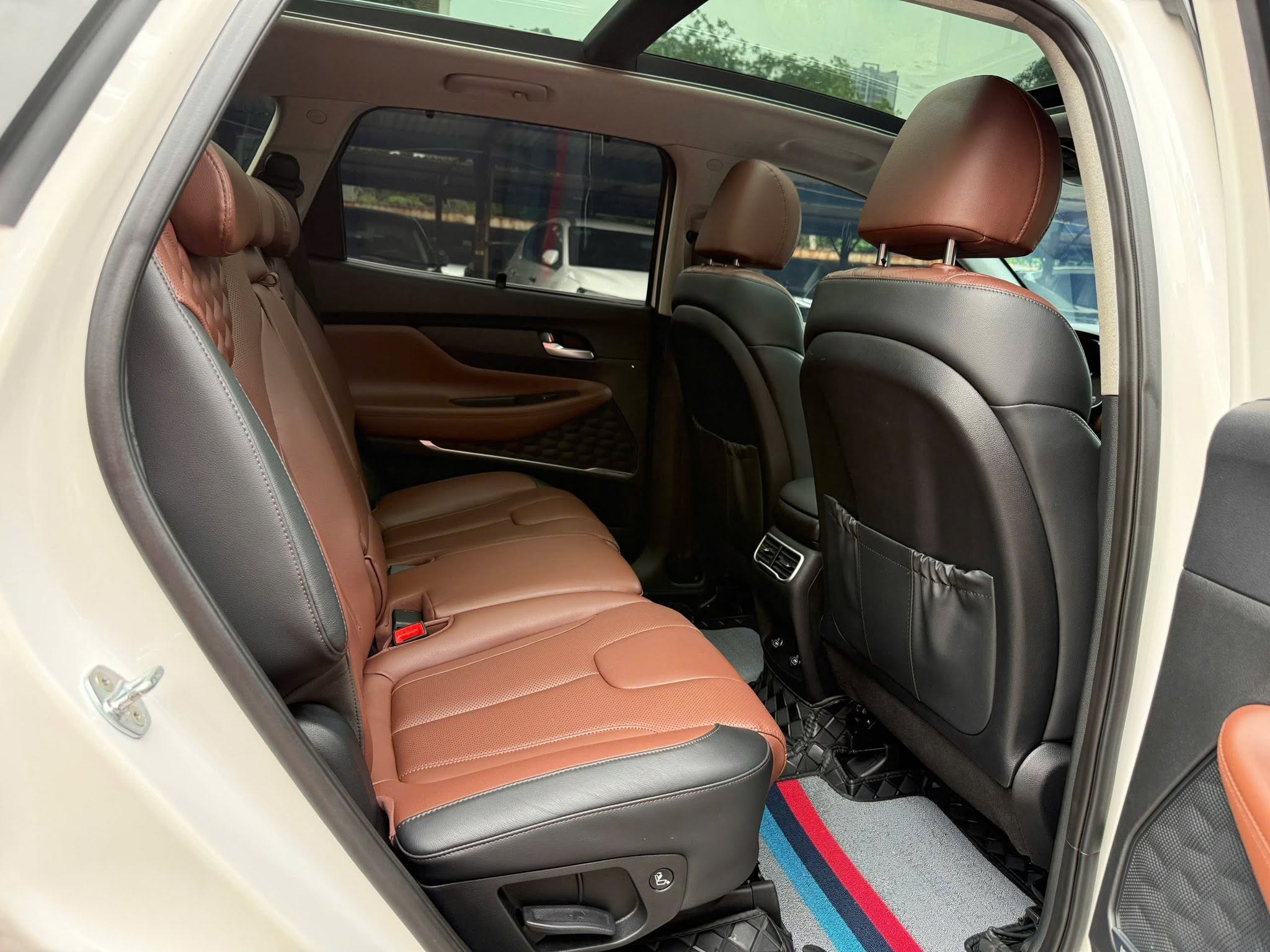 Bán ô tô Hyundai Santa Fe Cao Cấp 2.2L HTRAC sản xuất năm 2023, màu trắng