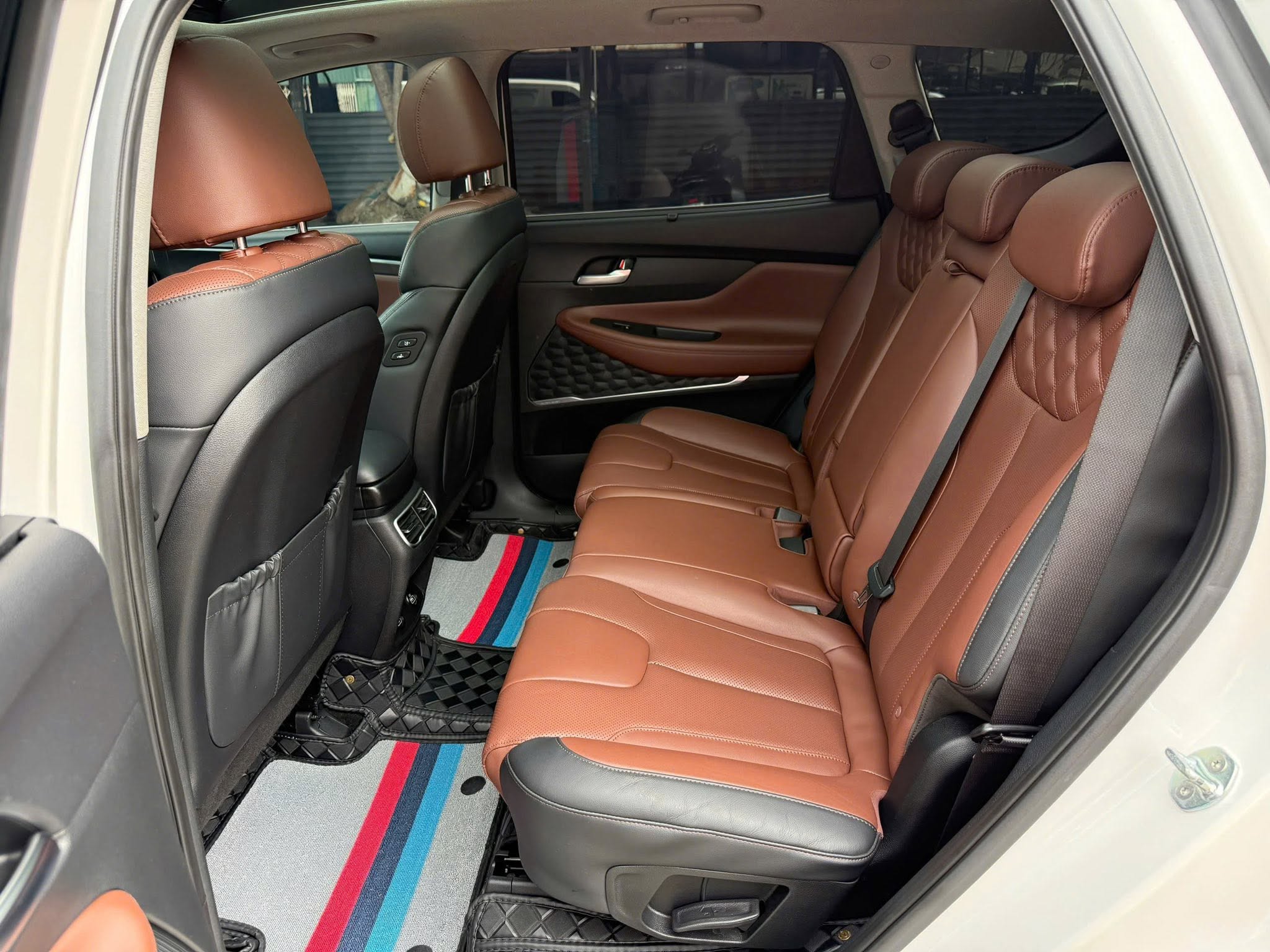 Bán ô tô Hyundai Santa Fe Cao Cấp 2.2L HTRAC sản xuất năm 2023, màu trắng