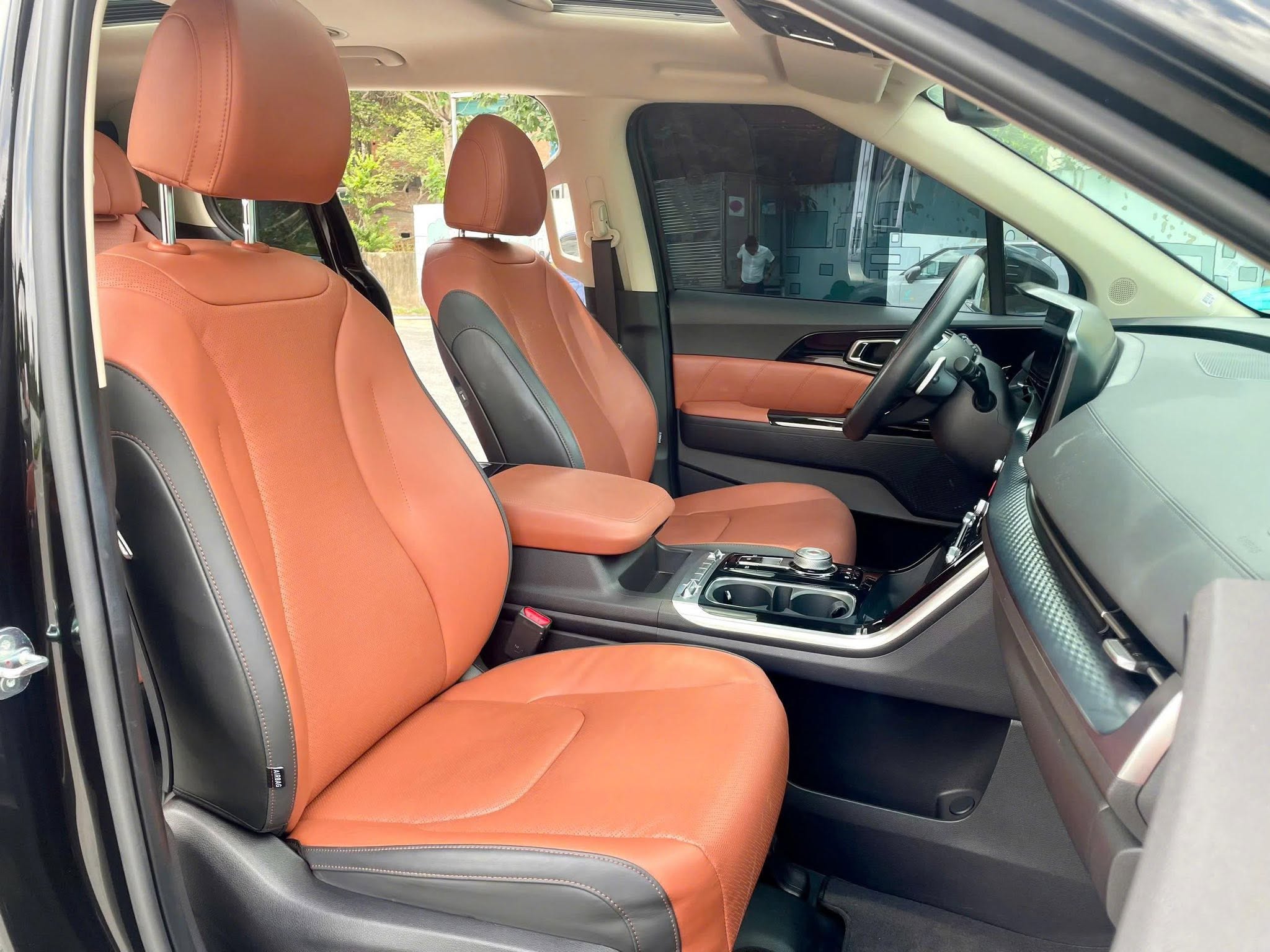 Cần bán xe Kia Carnival Signature 2.2D Full dầu sản xuất 2024, màu đen