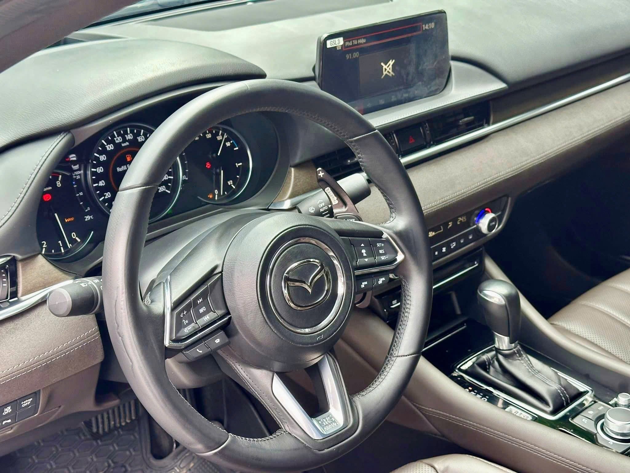 Cần bán Mazda Mazda 6 Signature Premium 2.5 AT năm sản xuất 2022, màu trắng