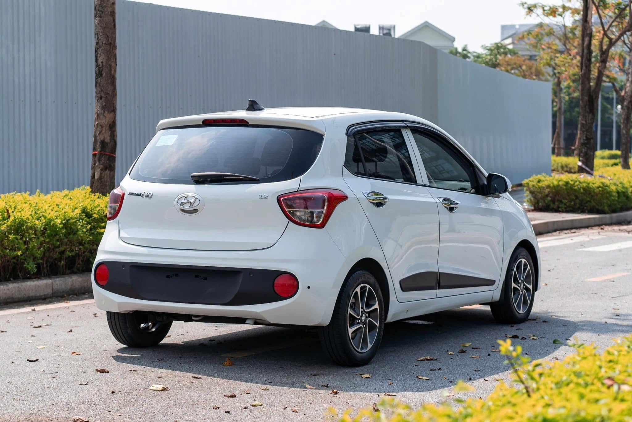 Bán ô tô Hyundai Grand i10 1.2 AT sản xuất năm 2020, màu trắng