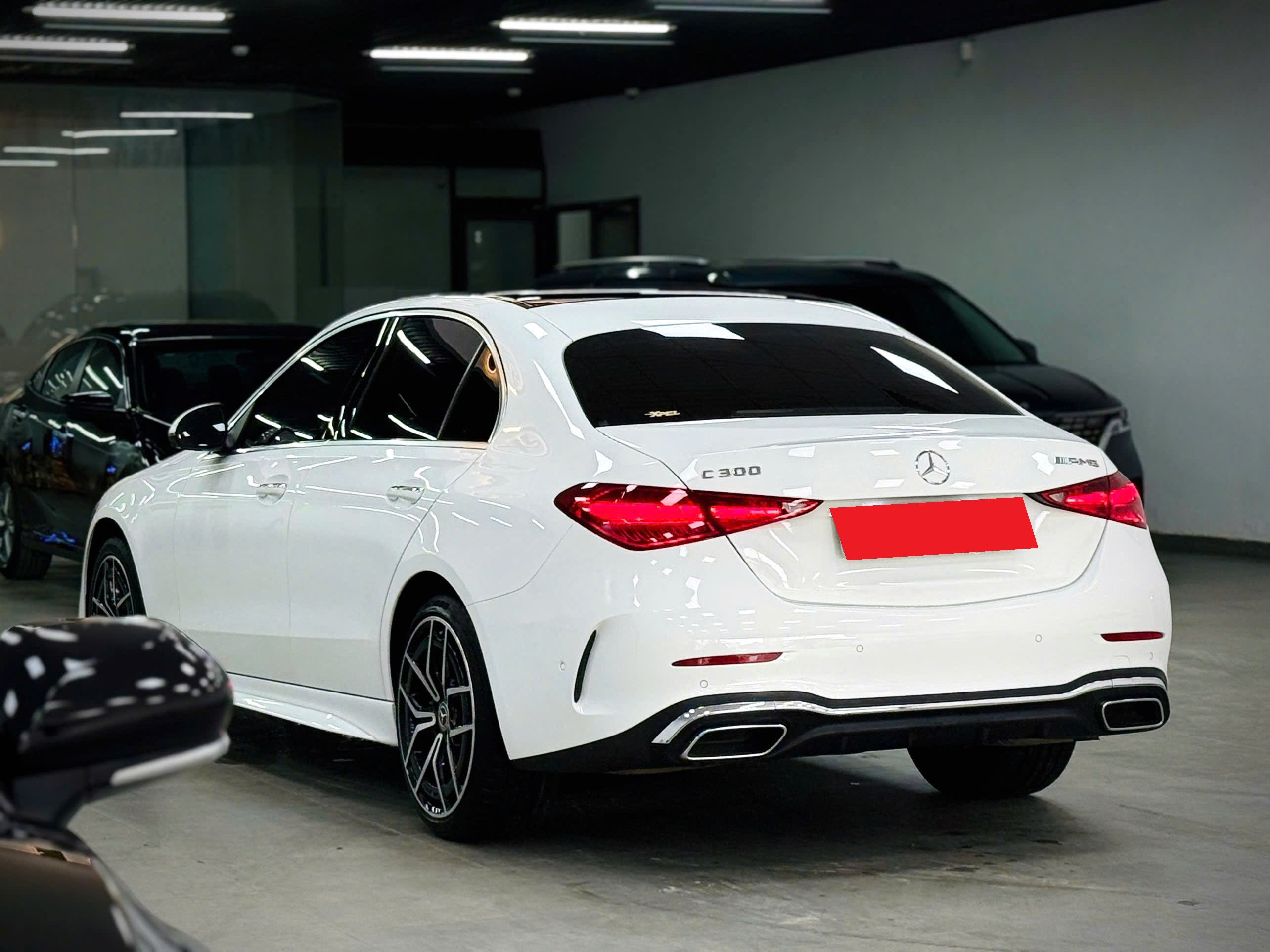 Cần bán Mercedes-Benz C class C300 AMG sản xuất 2022, màu trắng, nhập khẩu nguyên chiếc