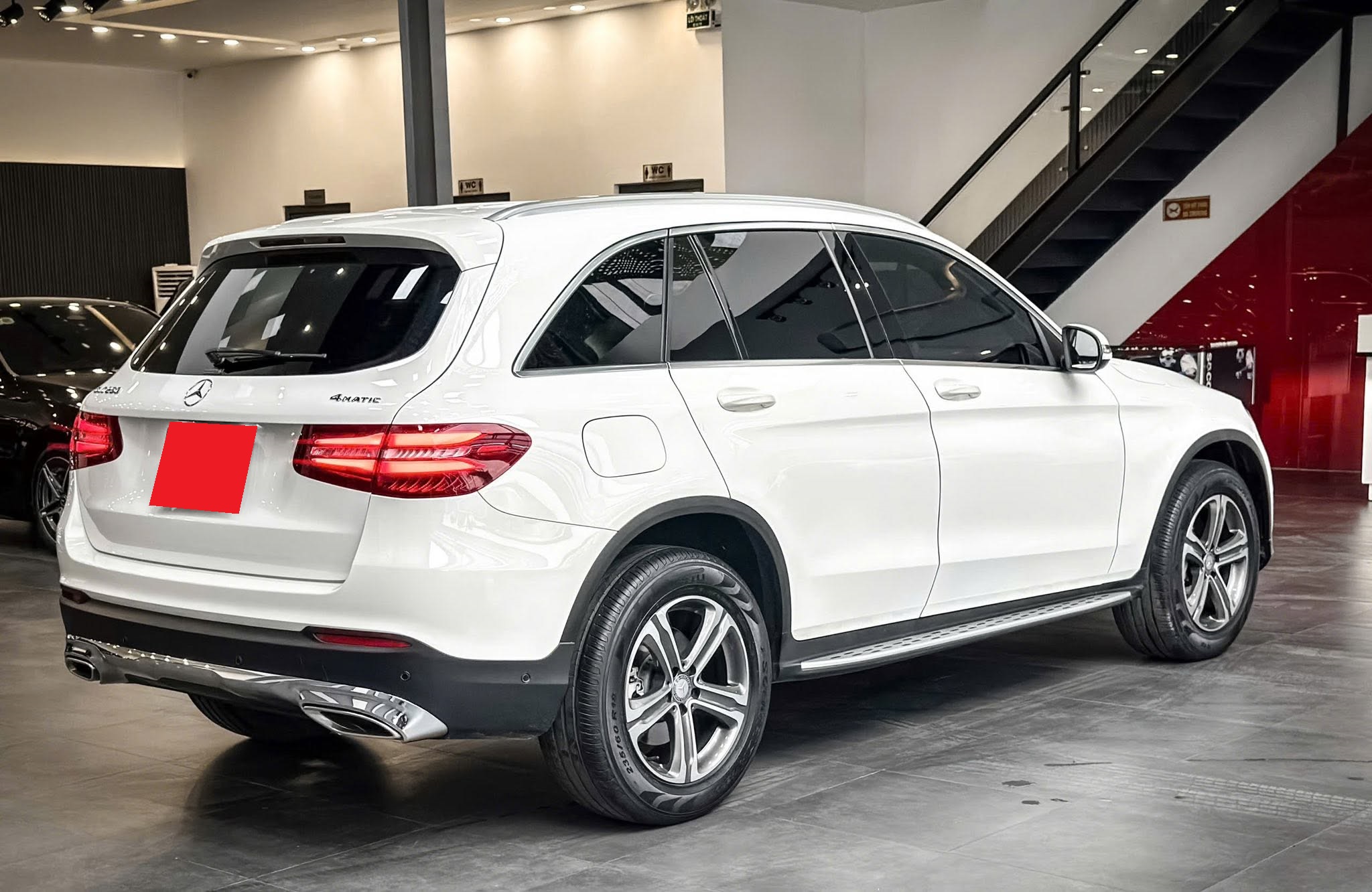 Bán Mercedes-Benz GLC-Class 250 4Matic năm sản xuất 2018, màu trắng