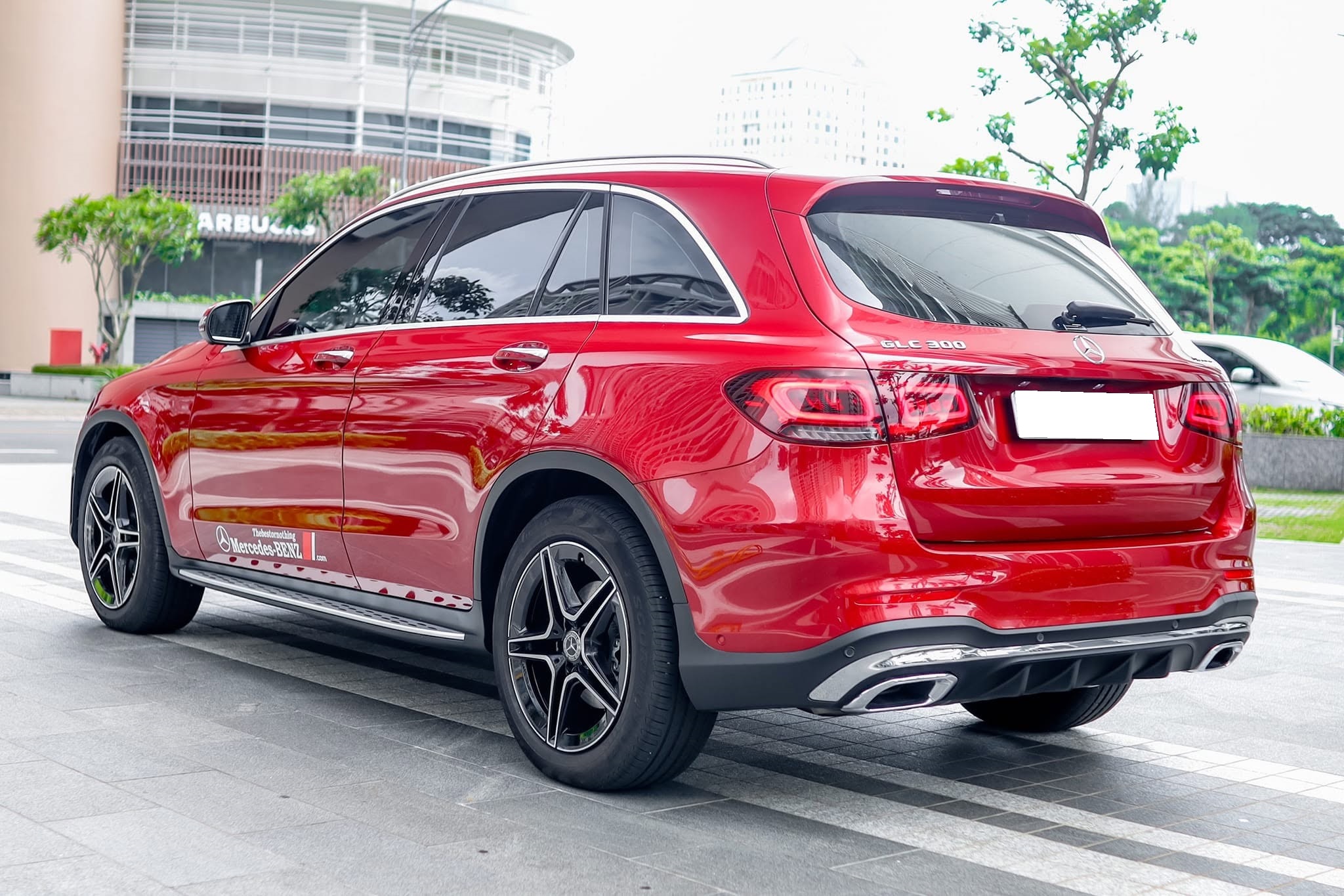 Cần bán xe Mercedes-Benz GLC-Class 300 4Matic năm sản xuất 2022, màu đỏ, giá 1.539tỉ