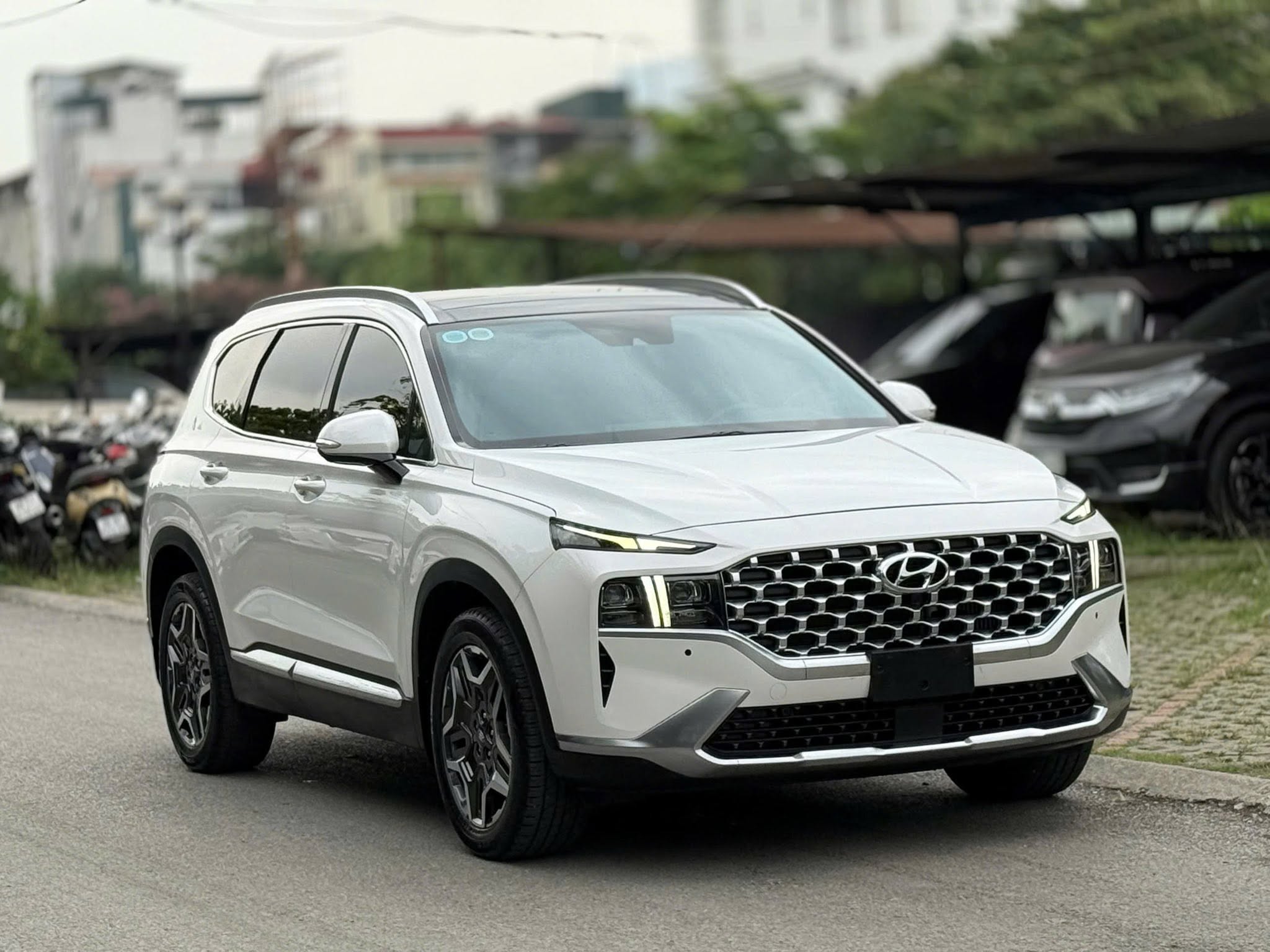 Bán ô tô Hyundai Santa Fe Cao Cấp 2.2L HTRAC sản xuất năm 2023, màu trắng