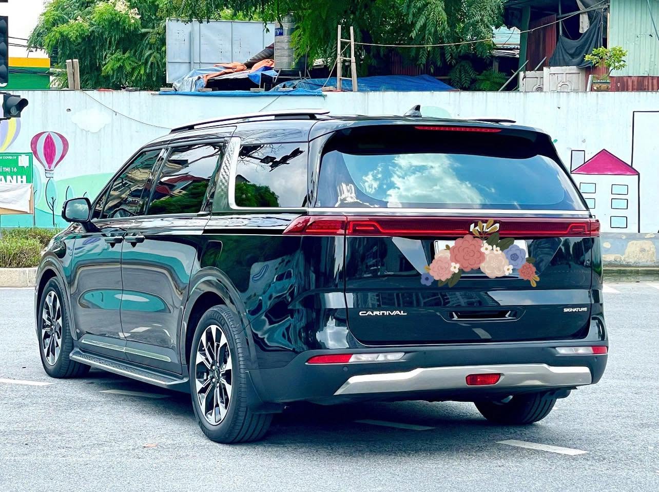 Cần bán xe Kia Carnival Signature 2.2D Full dầu sản xuất 2024, màu đen