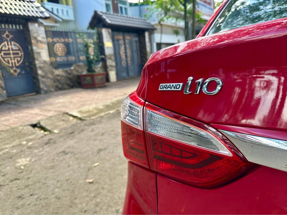 Bán ô tô Hyundai i10 1.2 MT Sedan năm sản xuất 2020, màu đỏ