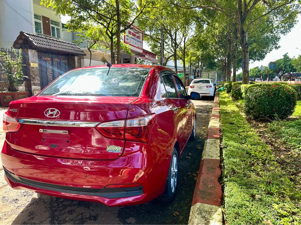 Bán ô tô Hyundai i10 1.2 MT Sedan năm sản xuất 2020, màu đỏ