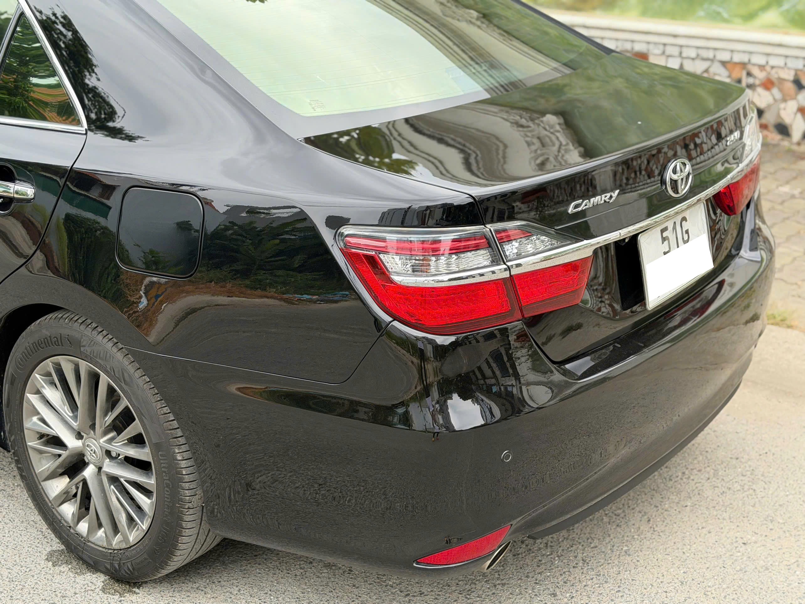 Bán xe Toyota Camry 2.5Q năm sản xuất 2017, màu đen