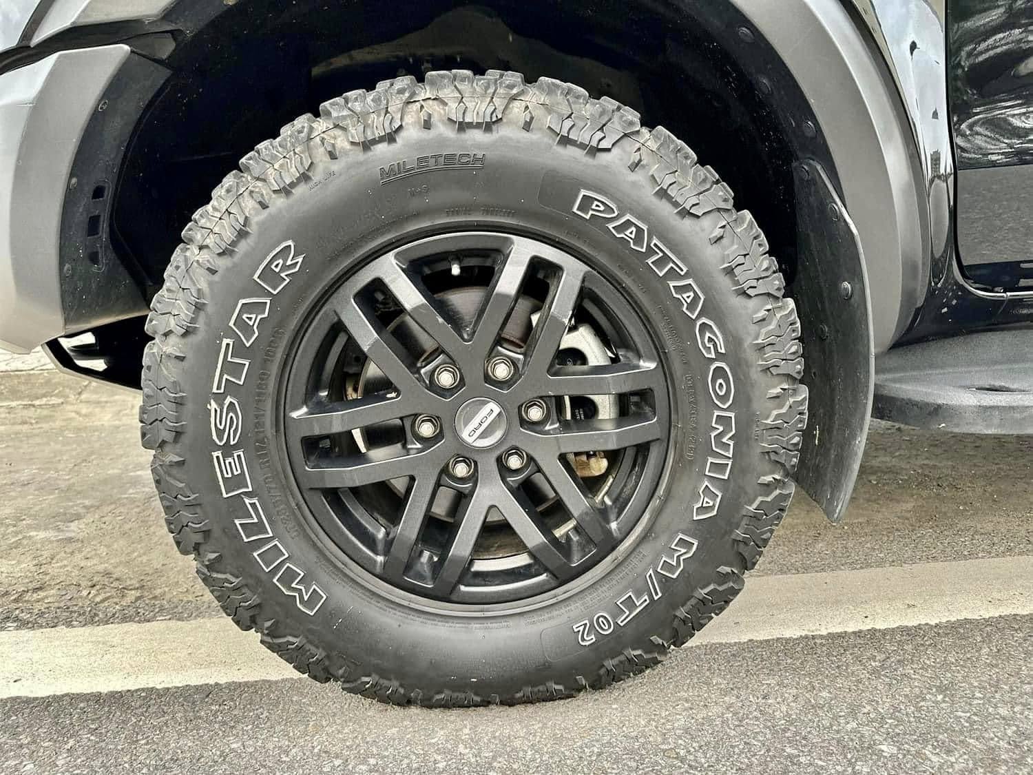 Bán ô tô Ford Ranger Raptor 2.0L 4x4 AT sản xuất 2020, màu đen, nhập khẩu