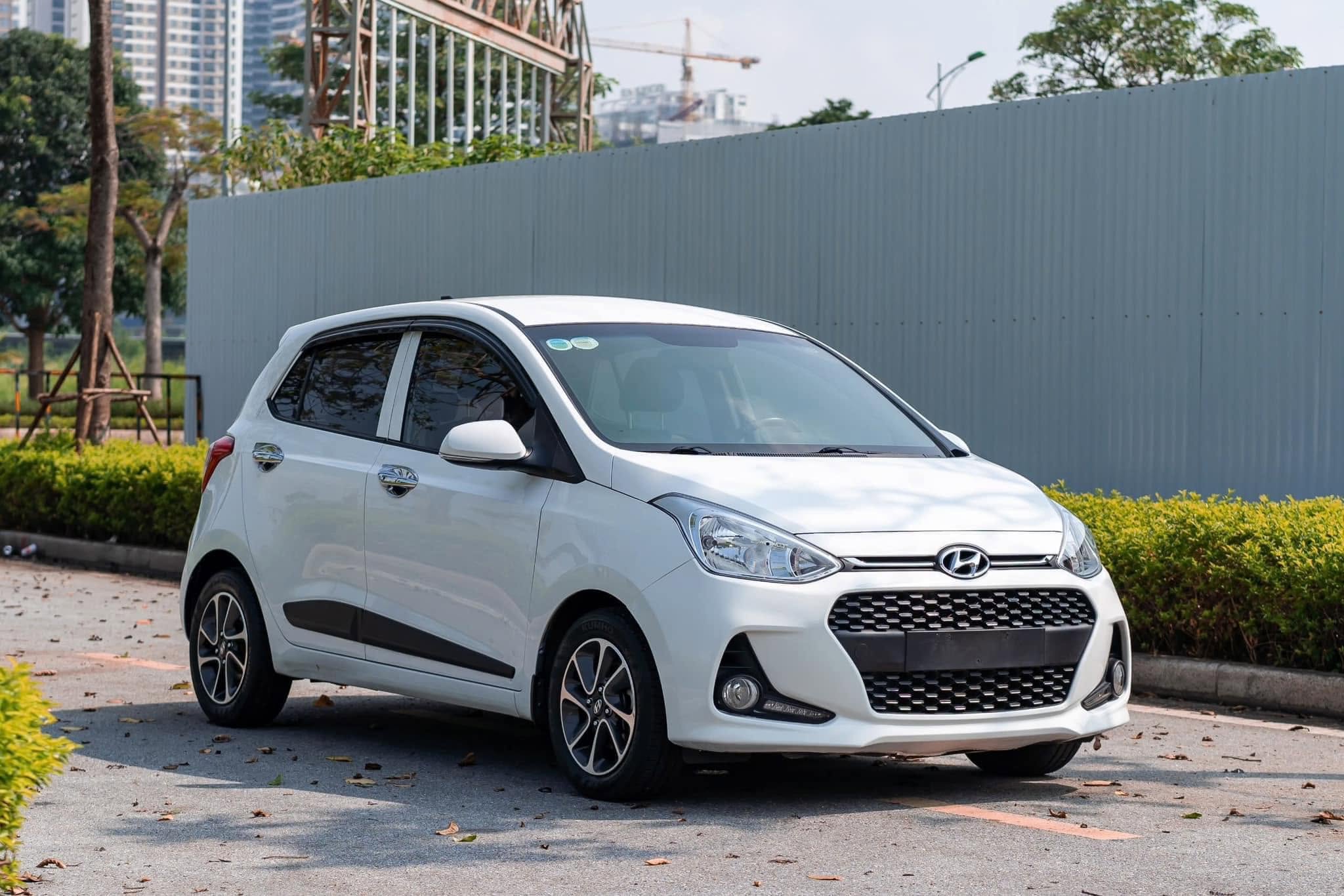 Bán ô tô Hyundai Grand i10 1.2 AT sản xuất năm 2020, màu trắng