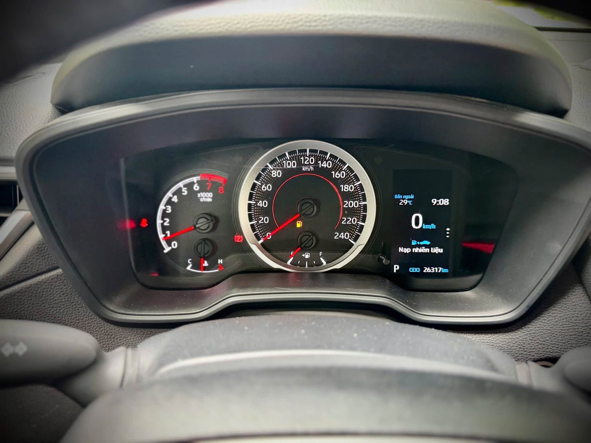 Bán ô tô Toyota Corolla Cross 1.8G sản xuất 2021, màu xanh lam, nhập khẩu nguyên chiếc, giá 610tr