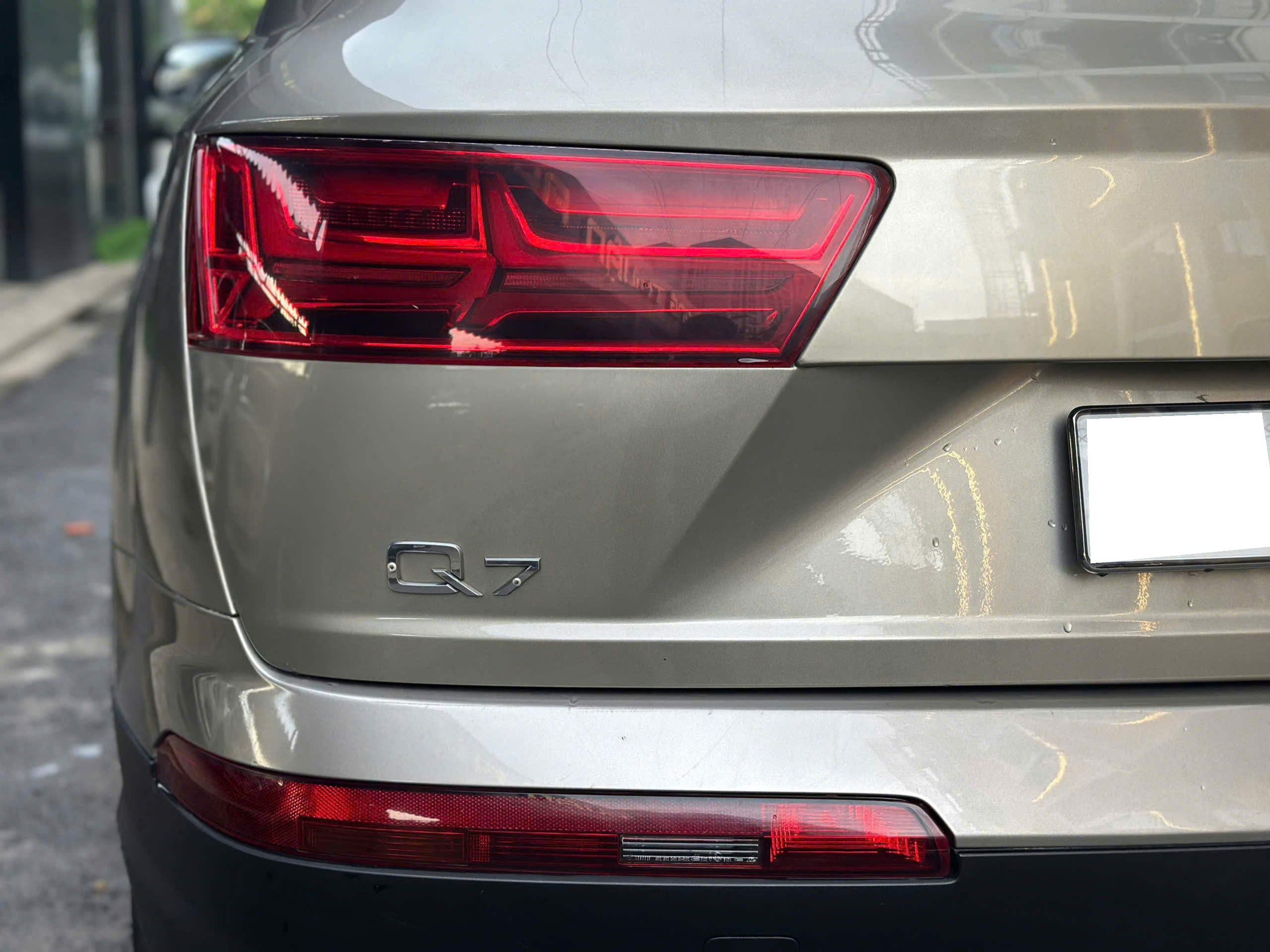Cần bán xe Audi Q7 2.0 AT sản xuất 2017, màu xám, xe nhập