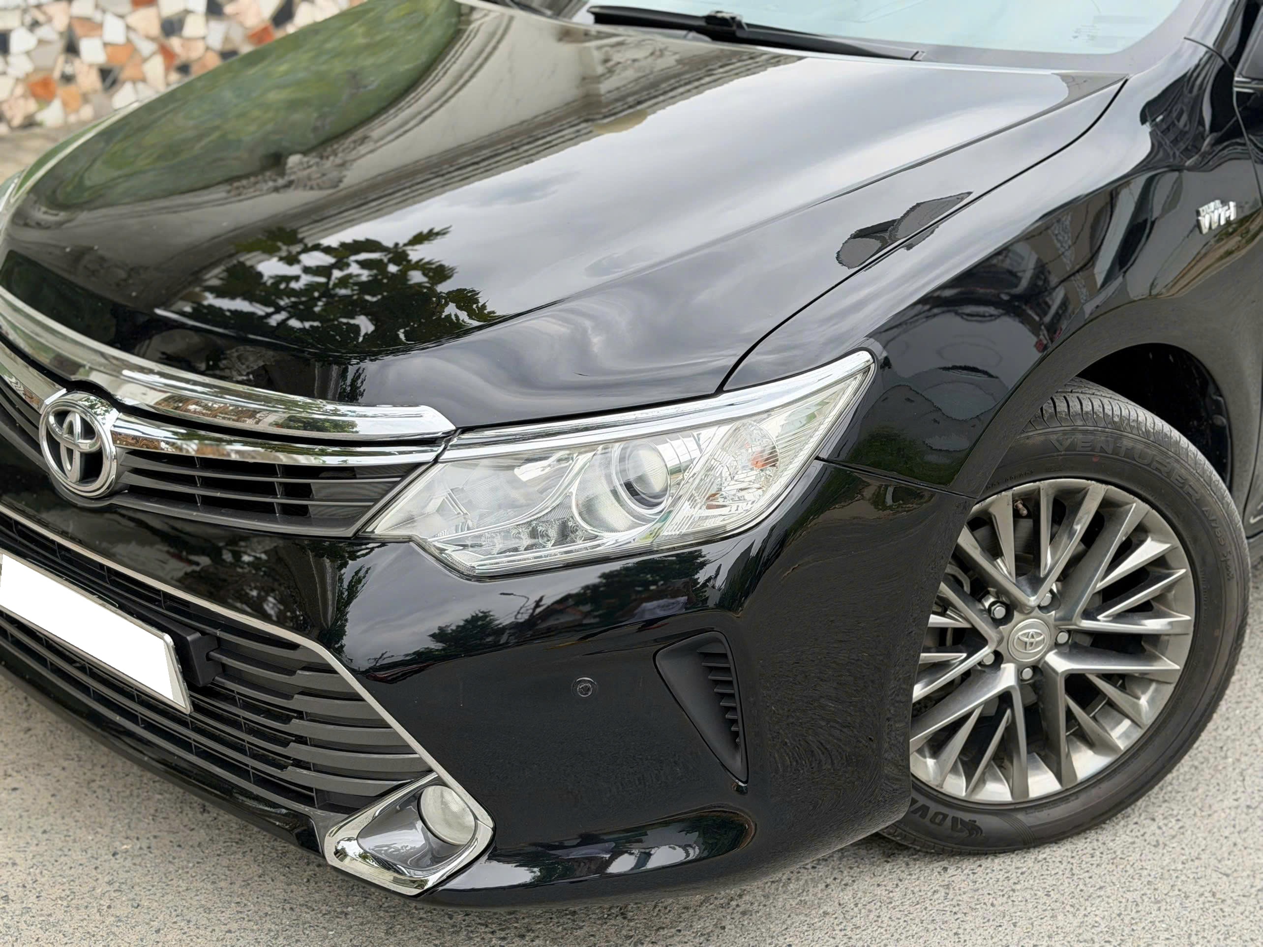 Bán xe Toyota Camry 2.5Q năm sản xuất 2017, màu đen