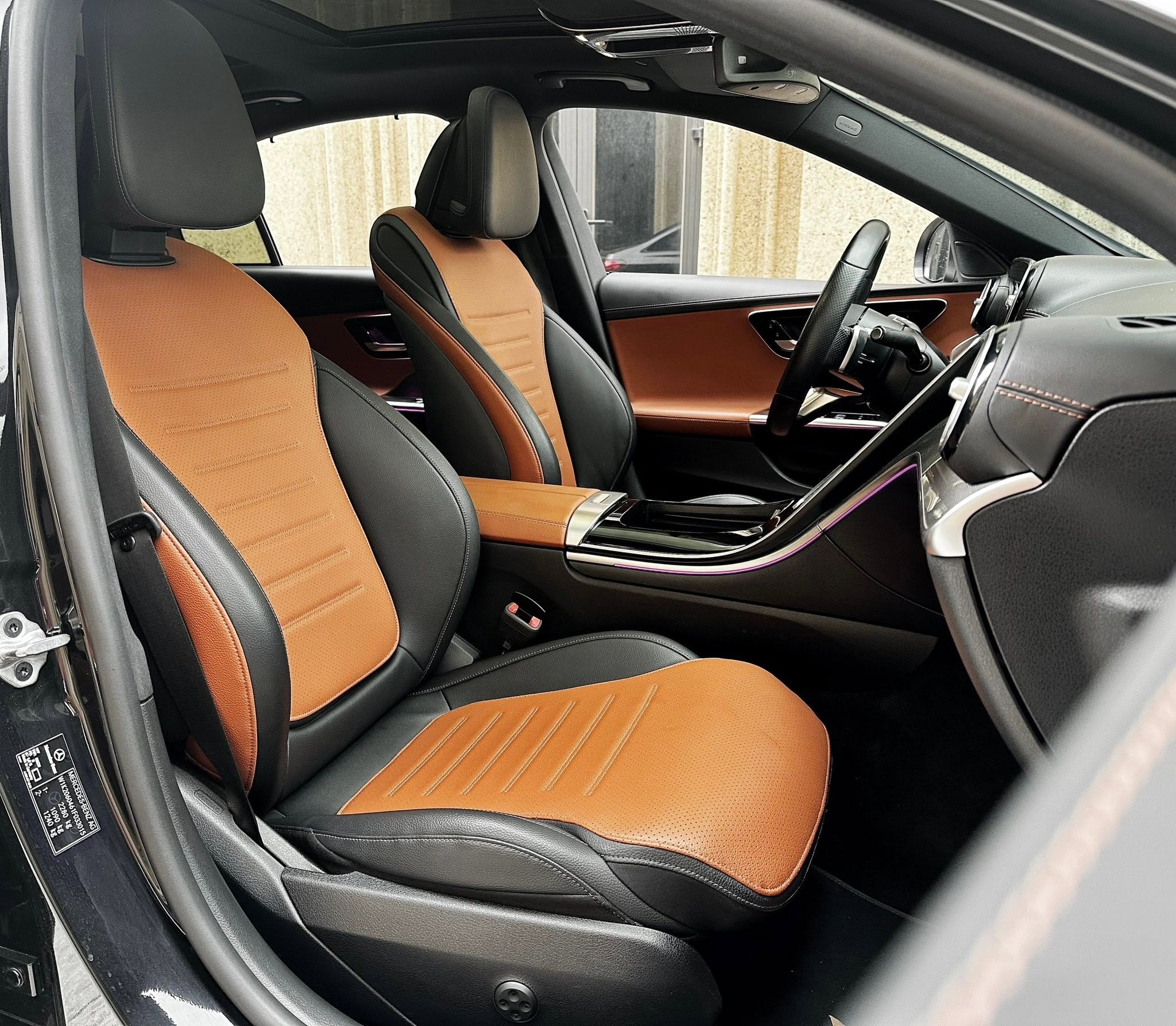 Bán Mercedes-Benz C class C300 AMG CBU năm 2023, màu đen, nhập khẩu giá cạnh tranh