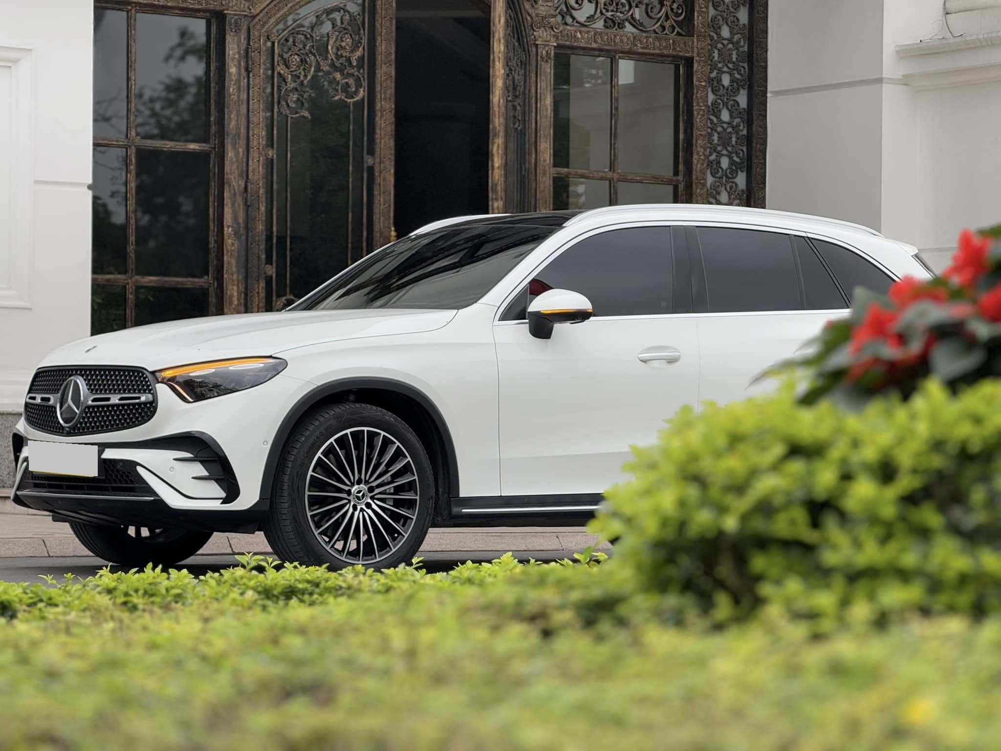 Bán Mercedes-Benz GLC-Class 300 4Matic năm 2024, màu trắng