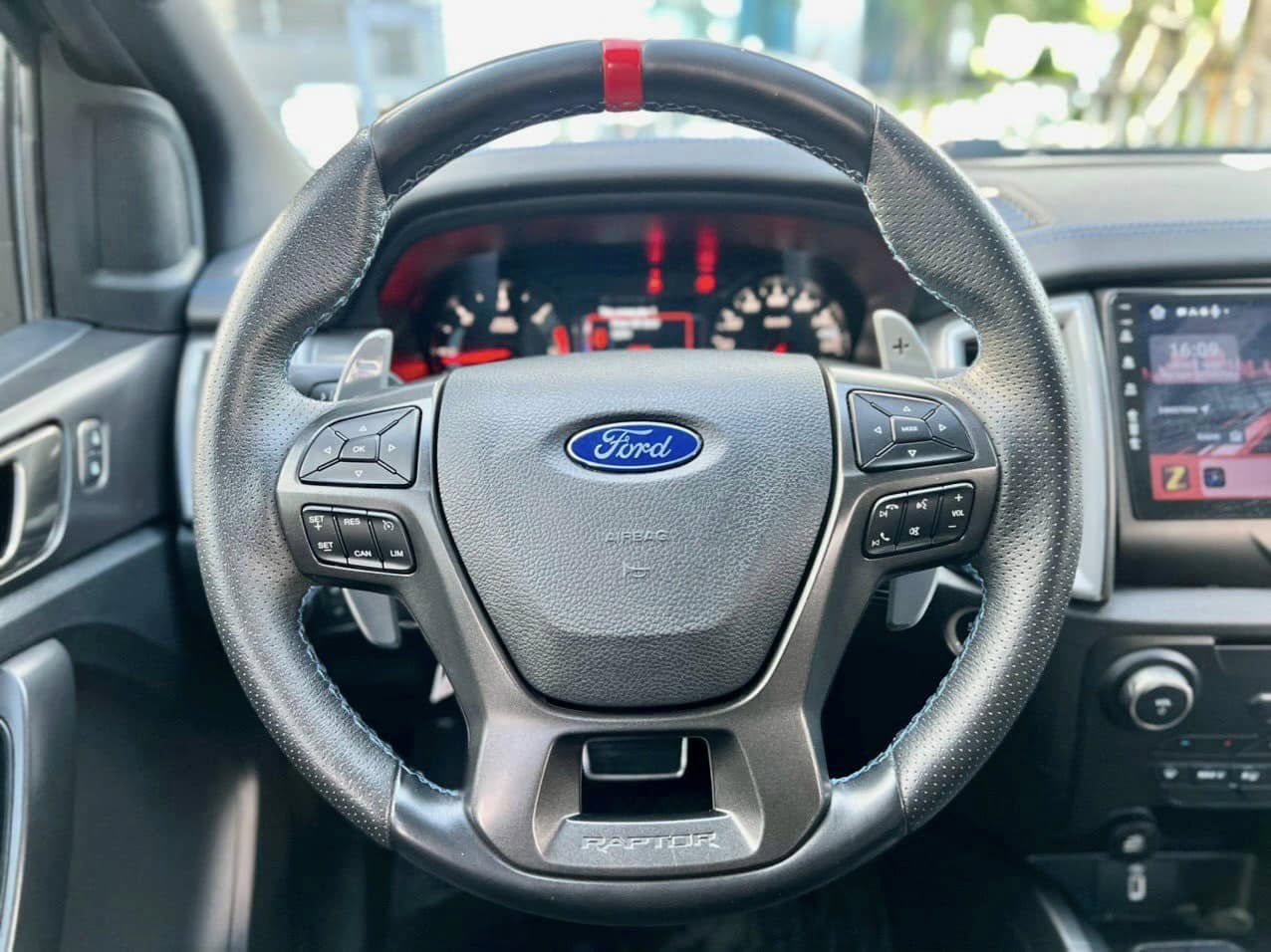 Bán ô tô Ford Ranger Raptor 2.0L 4x4 AT sản xuất 2020, màu đen, nhập khẩu