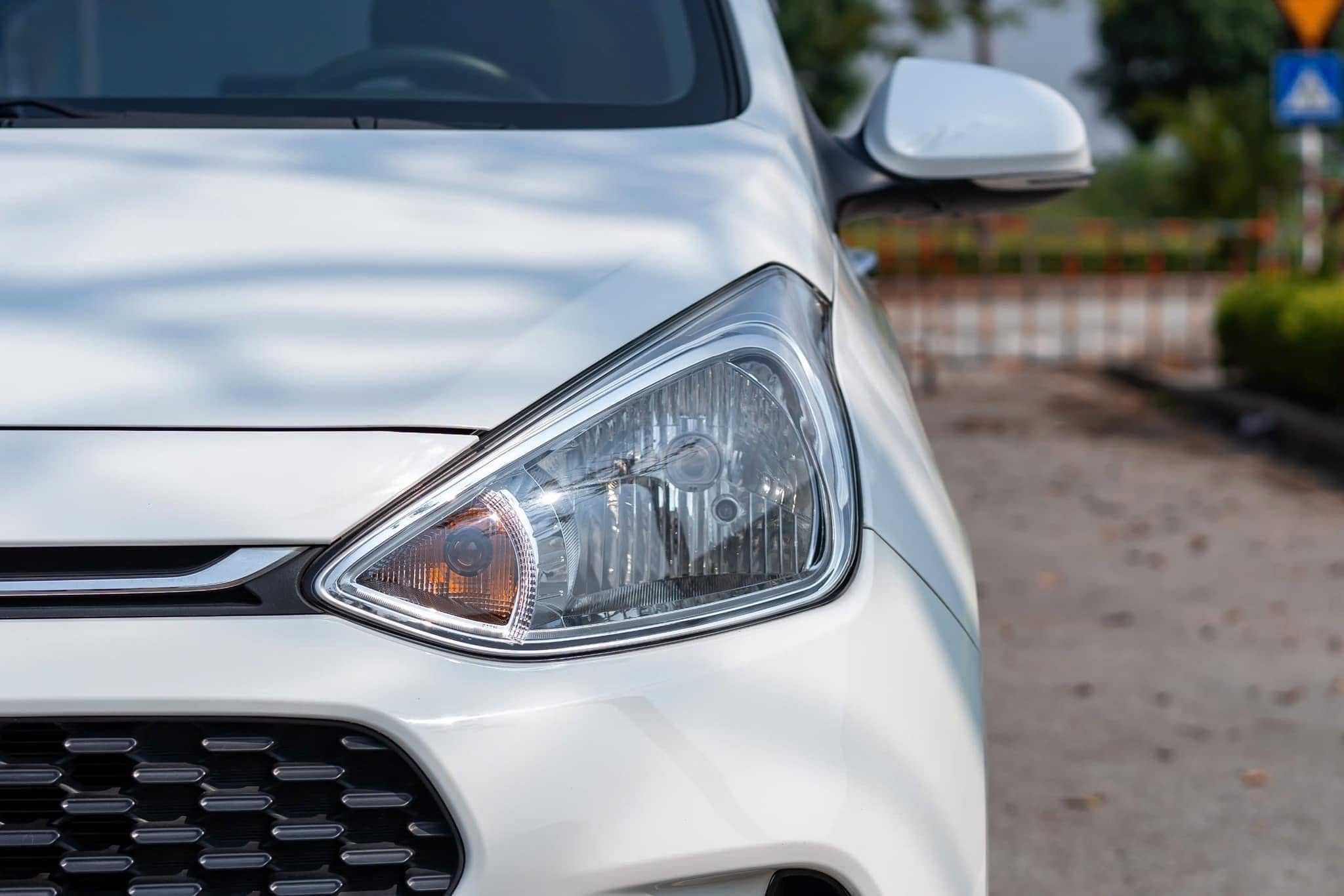Bán ô tô Hyundai Grand i10 1.2 AT sản xuất năm 2020, màu trắng