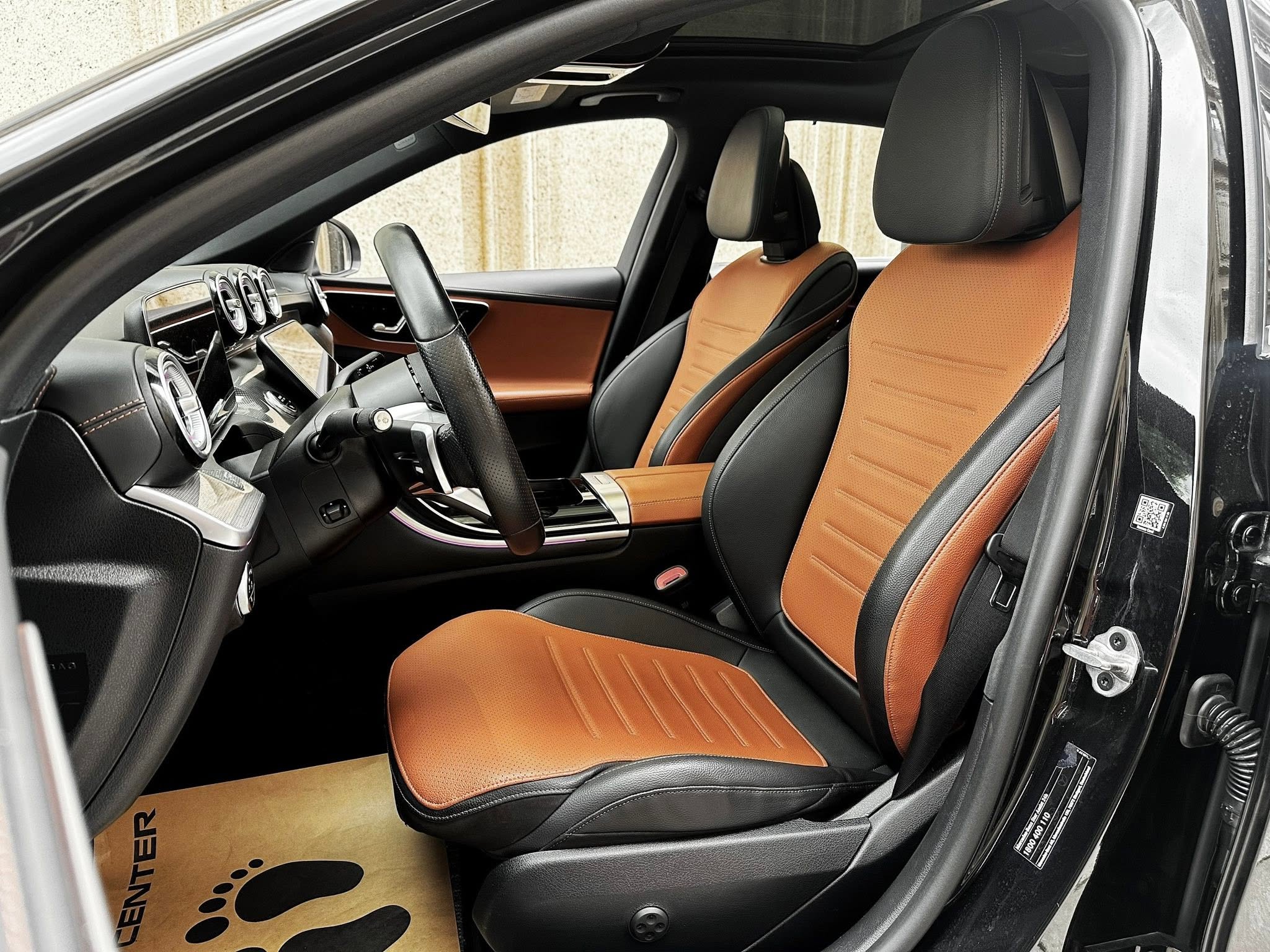 Bán Mercedes-Benz C class C300 AMG CBU năm 2023, màu đen, nhập khẩu giá cạnh tranh