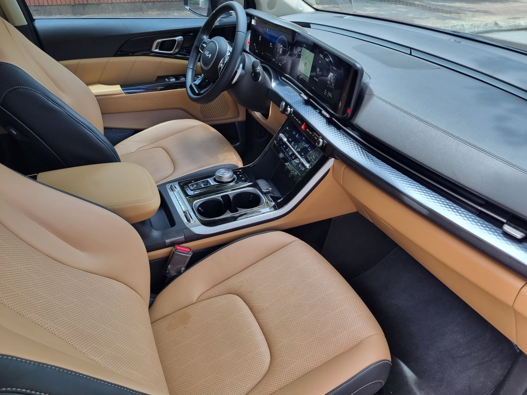 Cần bán Kia Carnival Premium 2.2D 8S năm sản xuất 2023, màu đỏ, giá chỉ 999 triệu