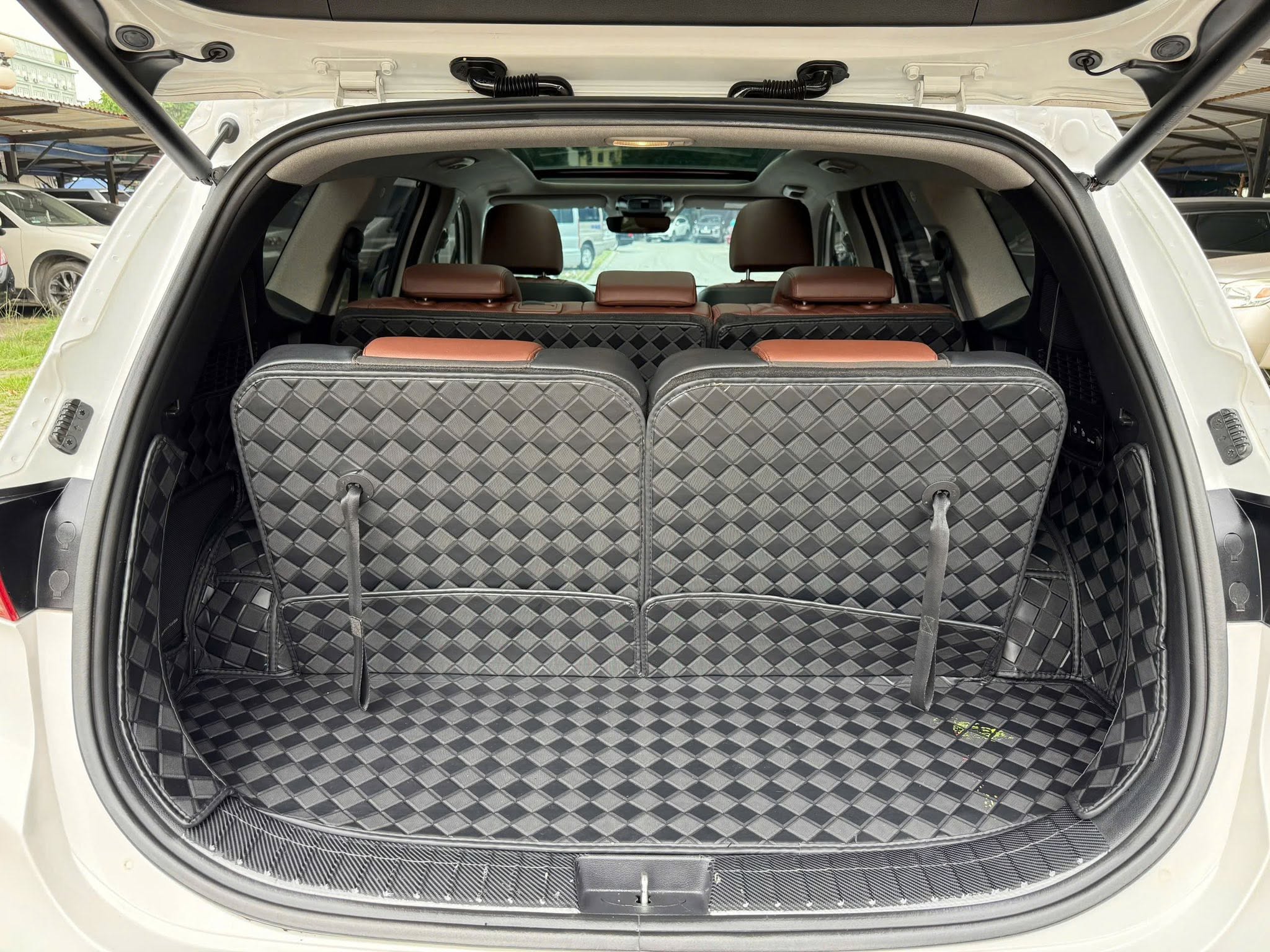 Bán ô tô Hyundai Santa Fe Cao Cấp 2.2L HTRAC sản xuất năm 2023, màu trắng