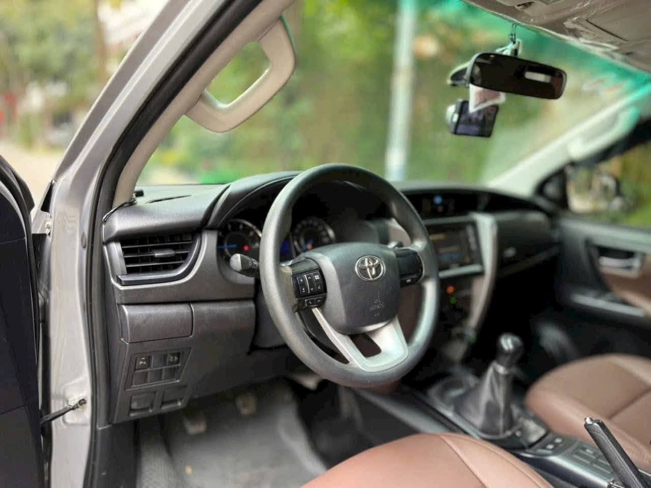 Bán ô tô Toyota Fortuner 2.4G 4x2 MT - 2019 - xe cũ
