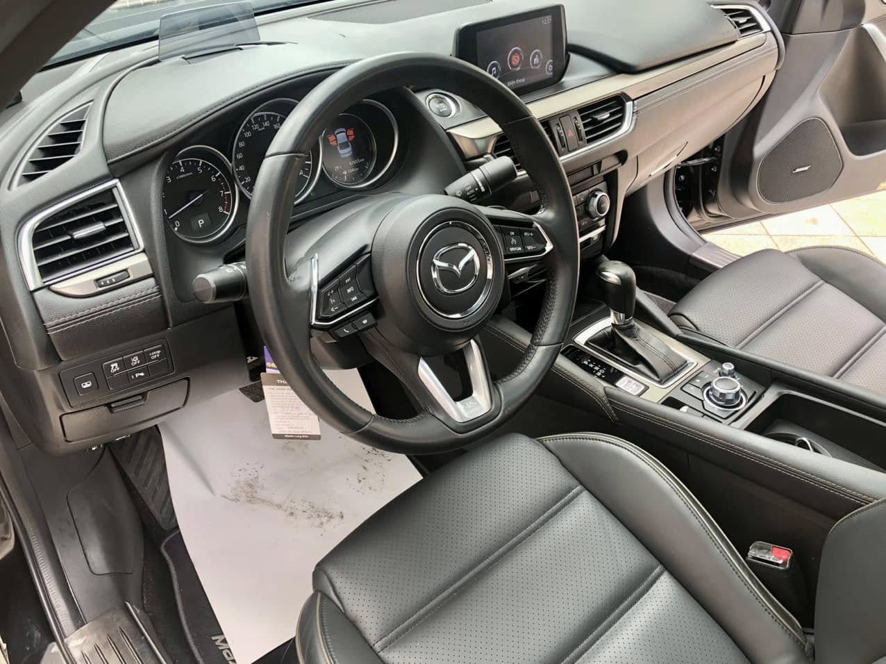 Cần bán Mazda Mazda 6 Premium 2.5 AT năm sản xuất 2019, màu đen